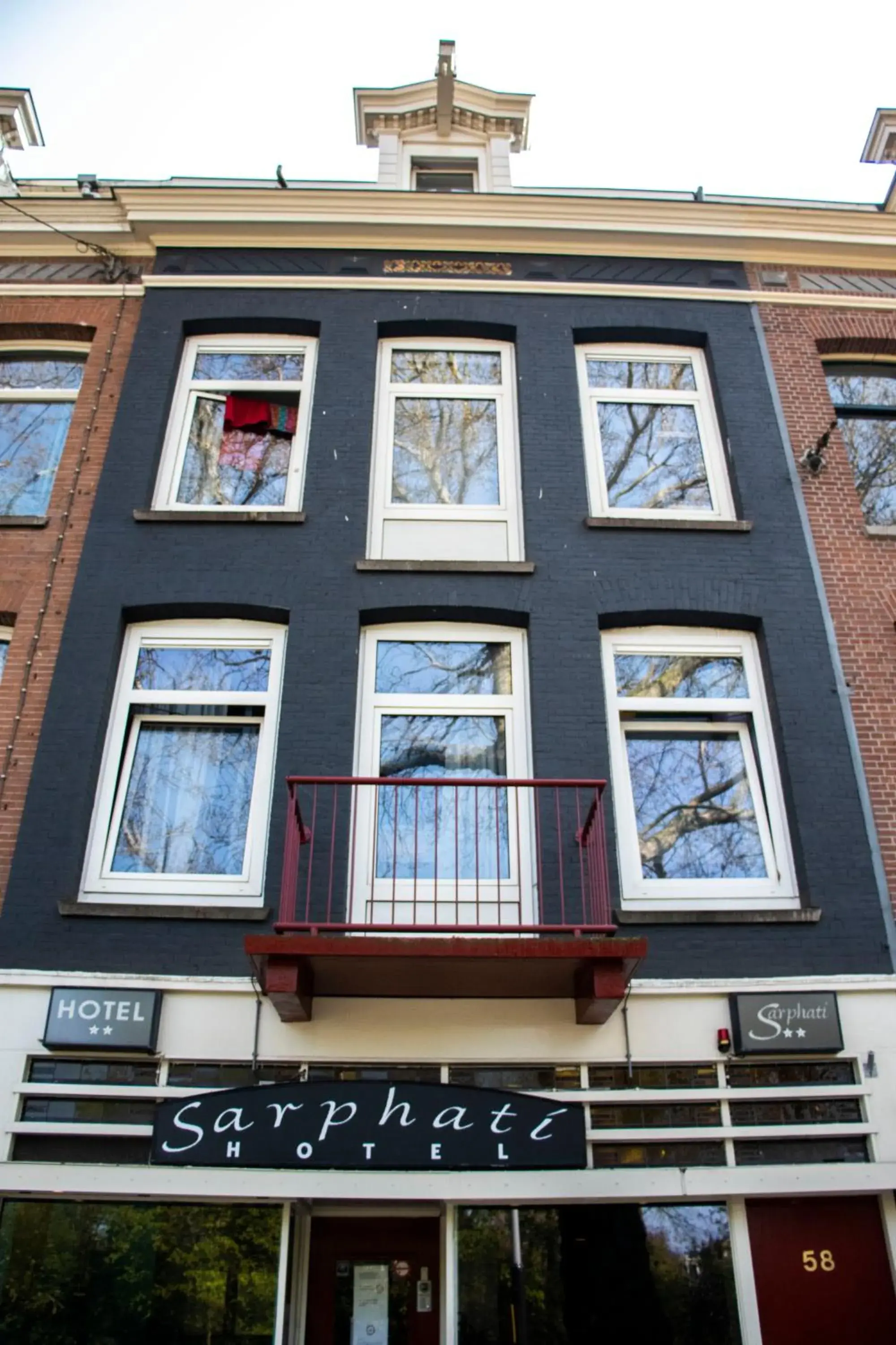 Property Building in Amsterdam Hostel Sarphati