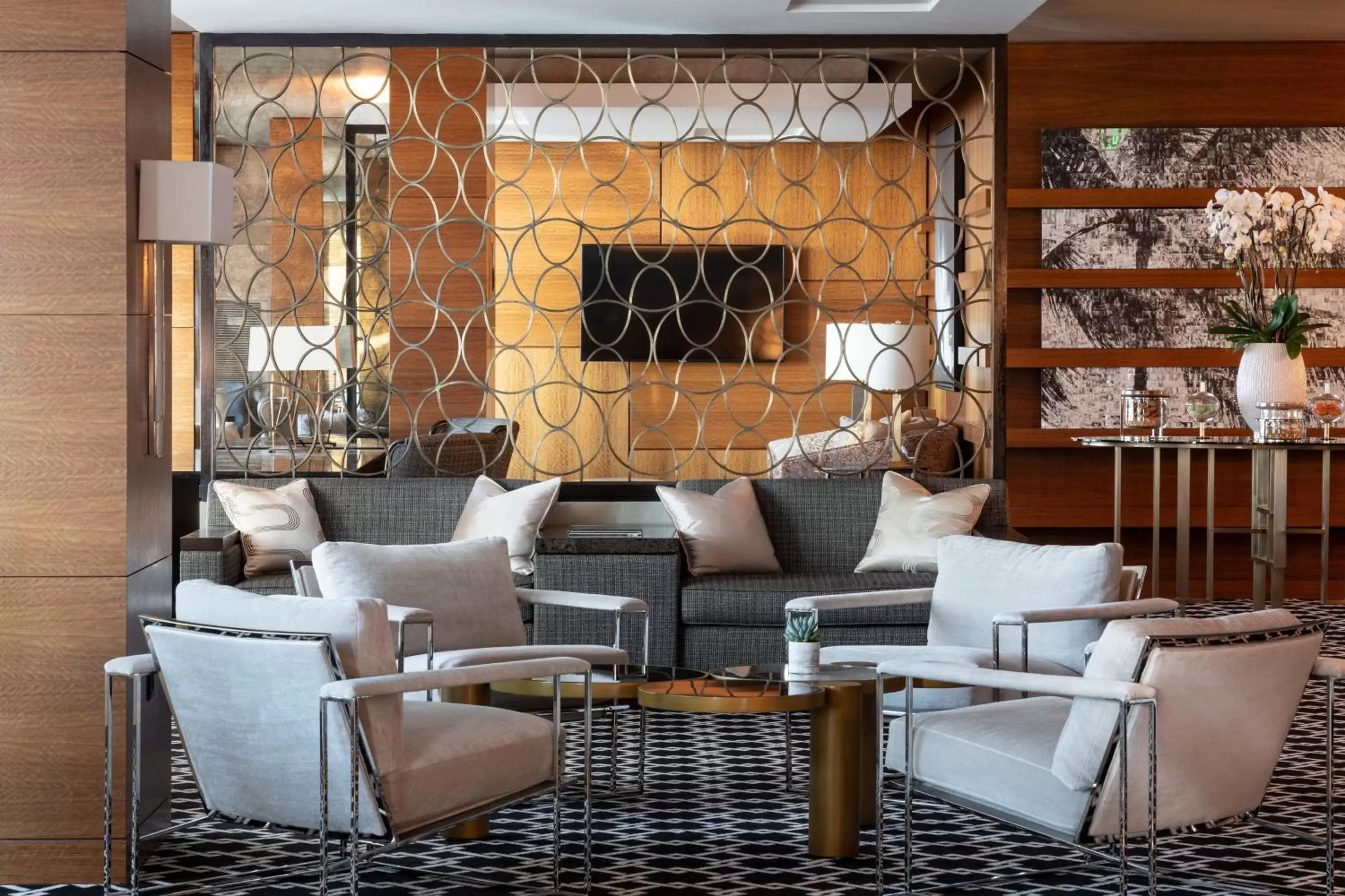 Lounge or bar in The Ritz-Carlton, Los Angeles L.A. Live