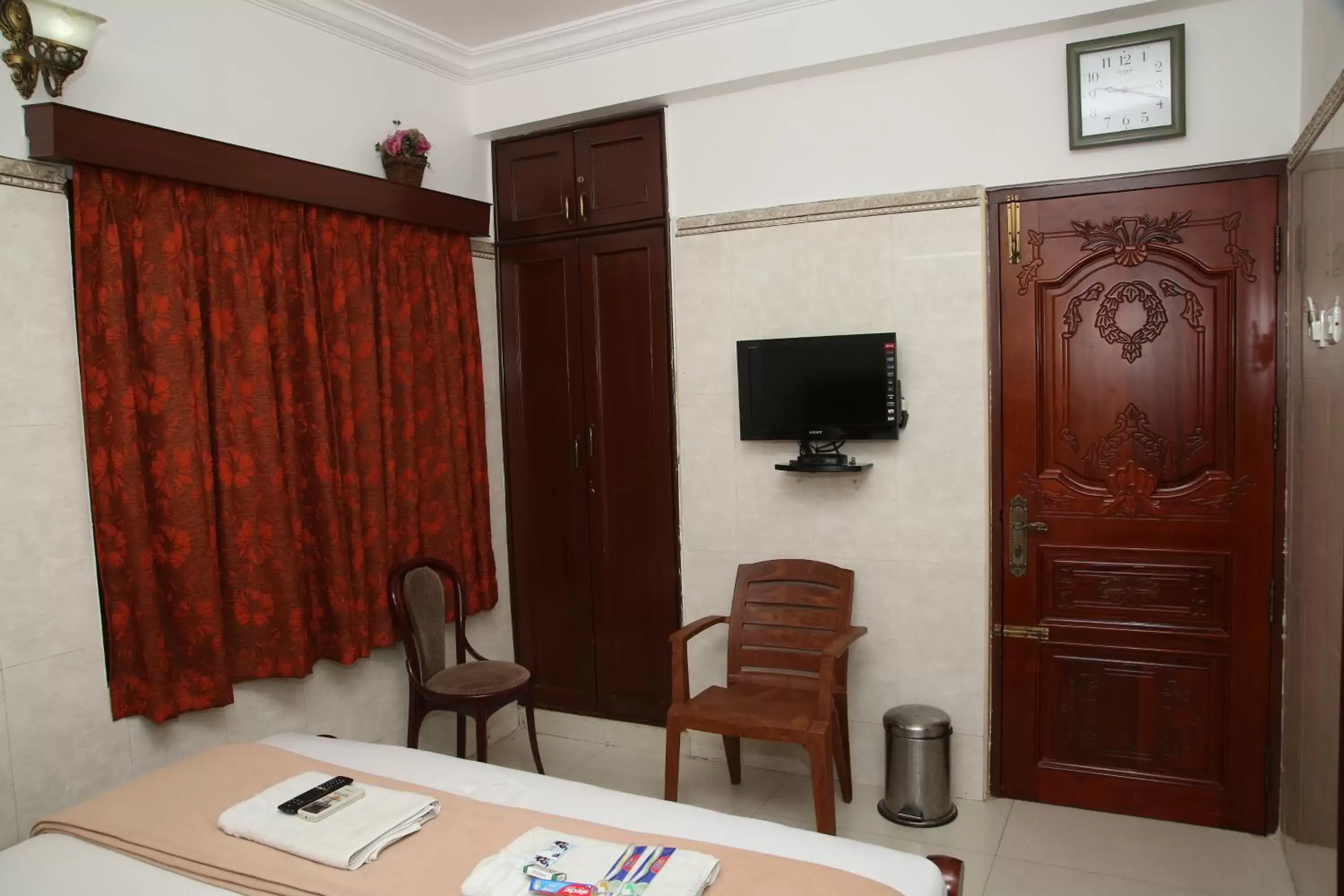 TV and multimedia, Bed in Grand View Residency Chennai TV and multimedia, Bed in Grand View Residency Chennai