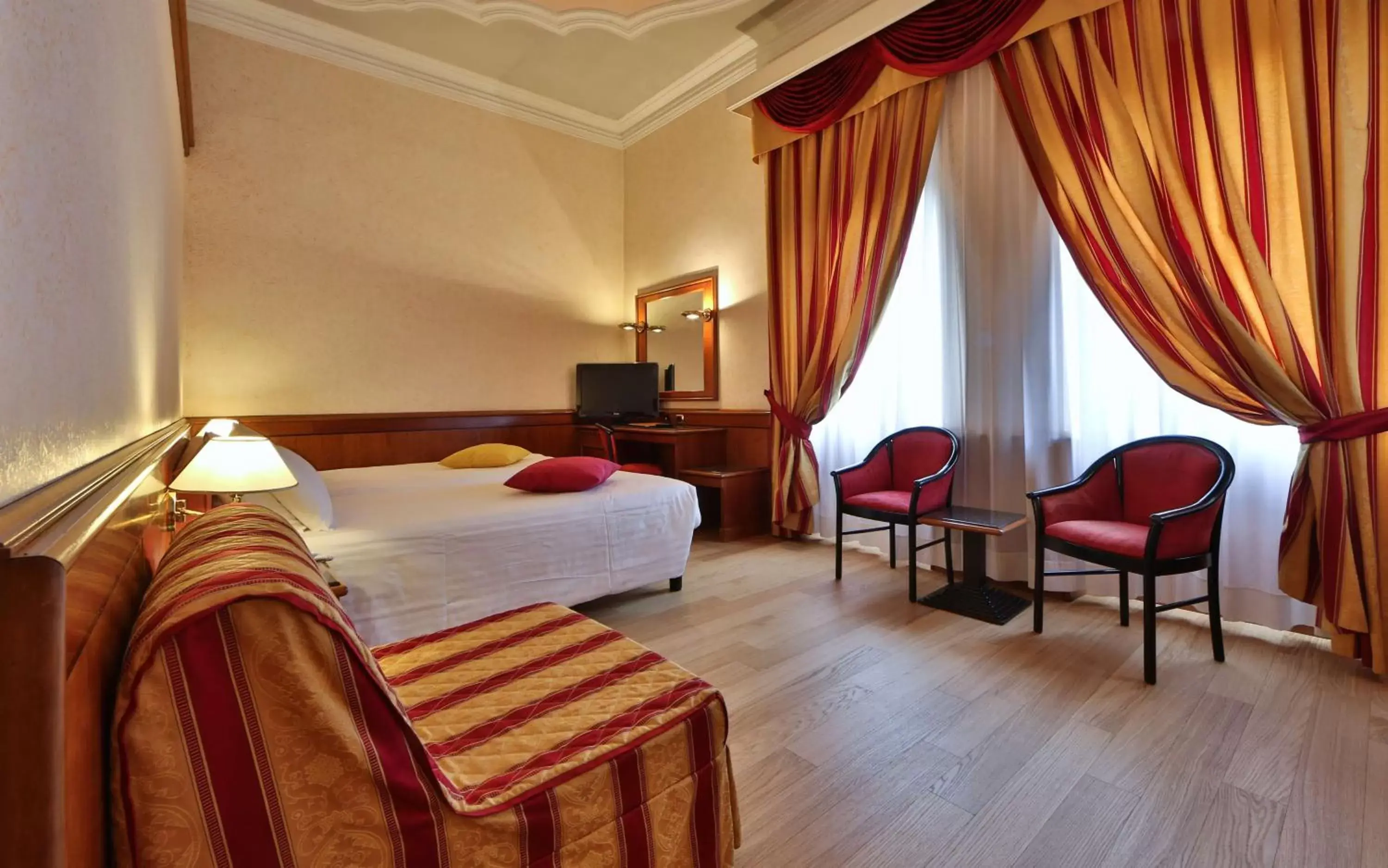 TV and multimedia, Bed in Best Western Hotel Moderno Verdi