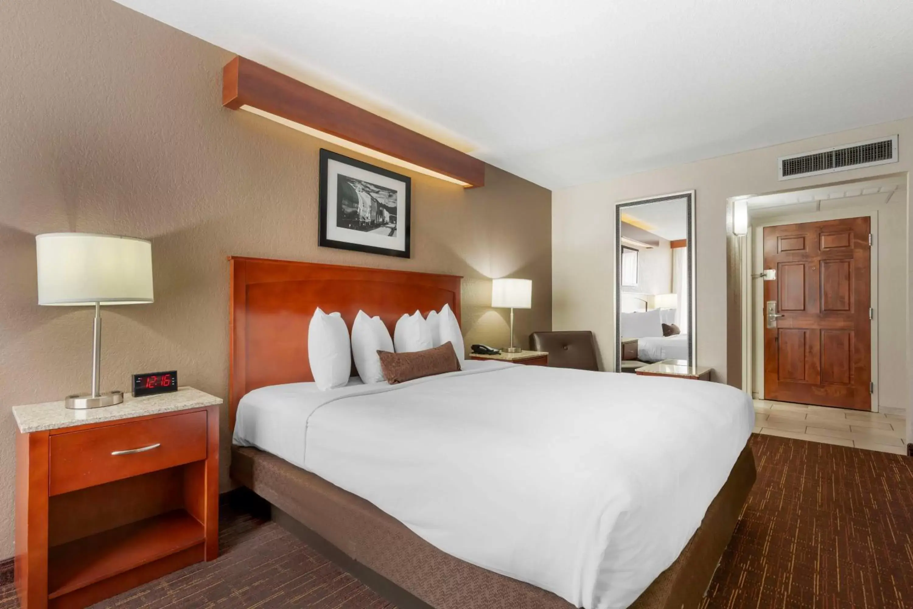 Bedroom, Bed in Best Western Plus Boomtown Casino Hotel