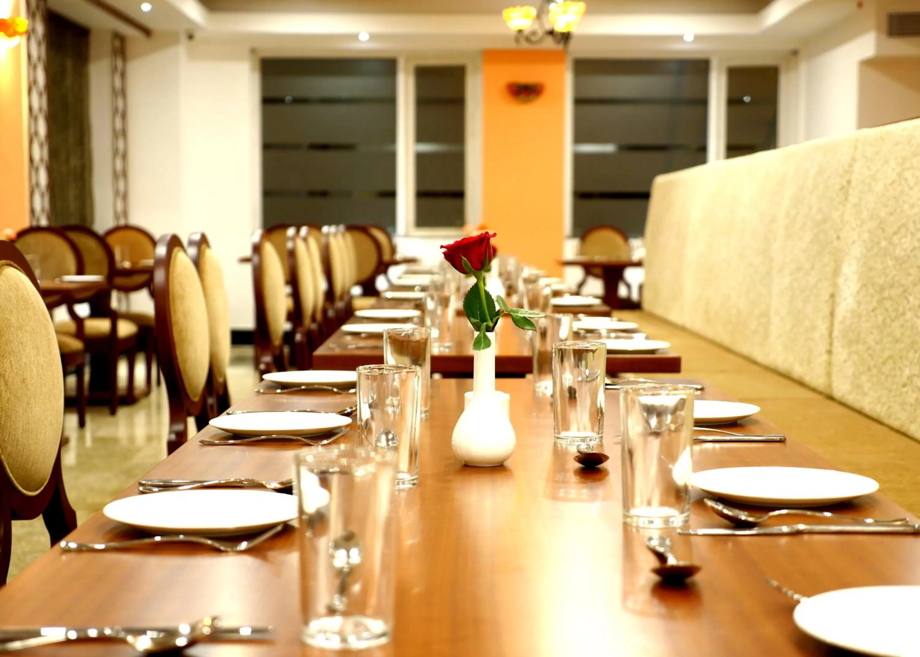 Restaurant/places to eat in AVS Imperiaa Karaikal