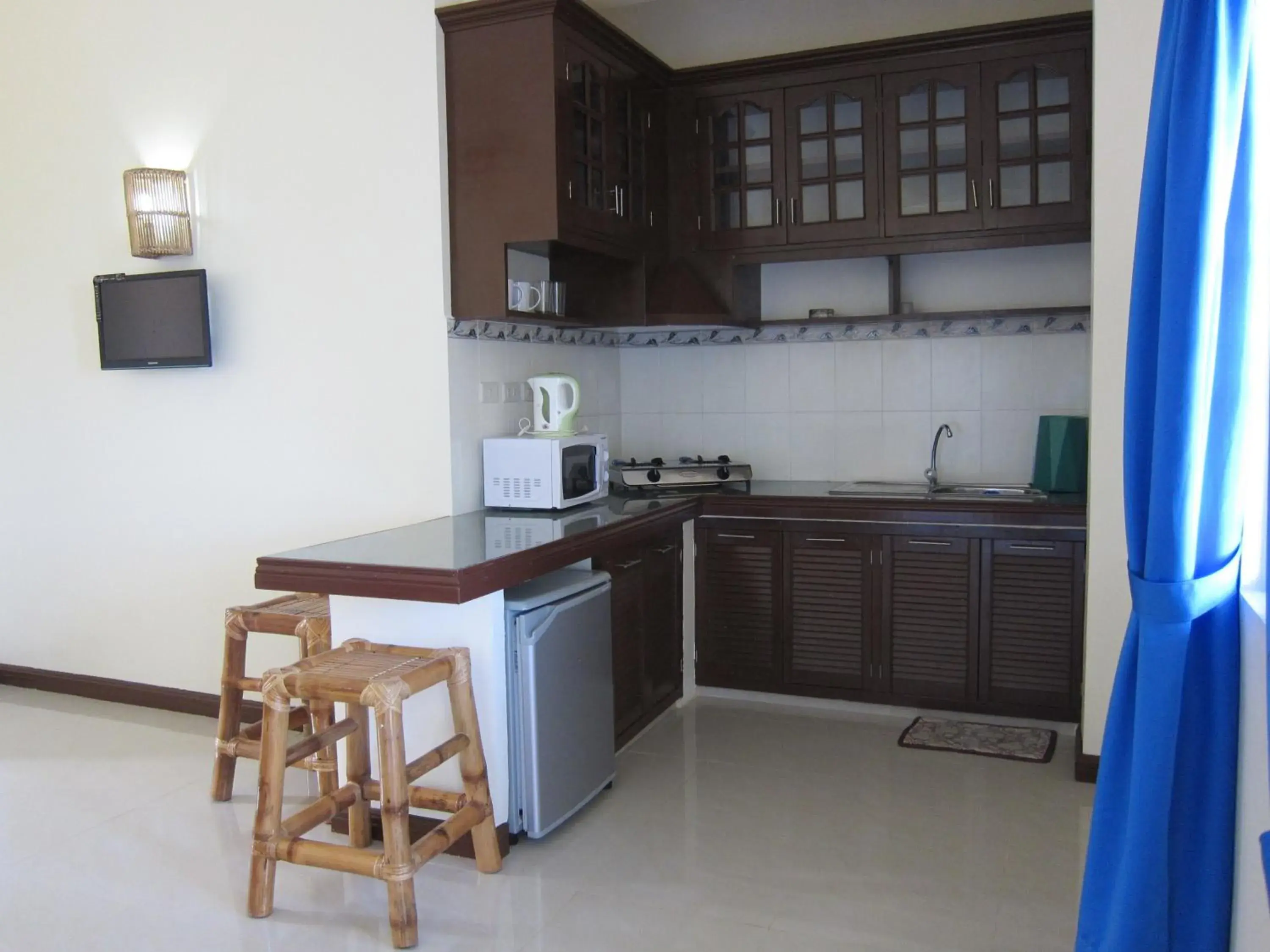 Kitchen or kitchenette, Kitchen/Kitchenette in Squares Beachside Apartments