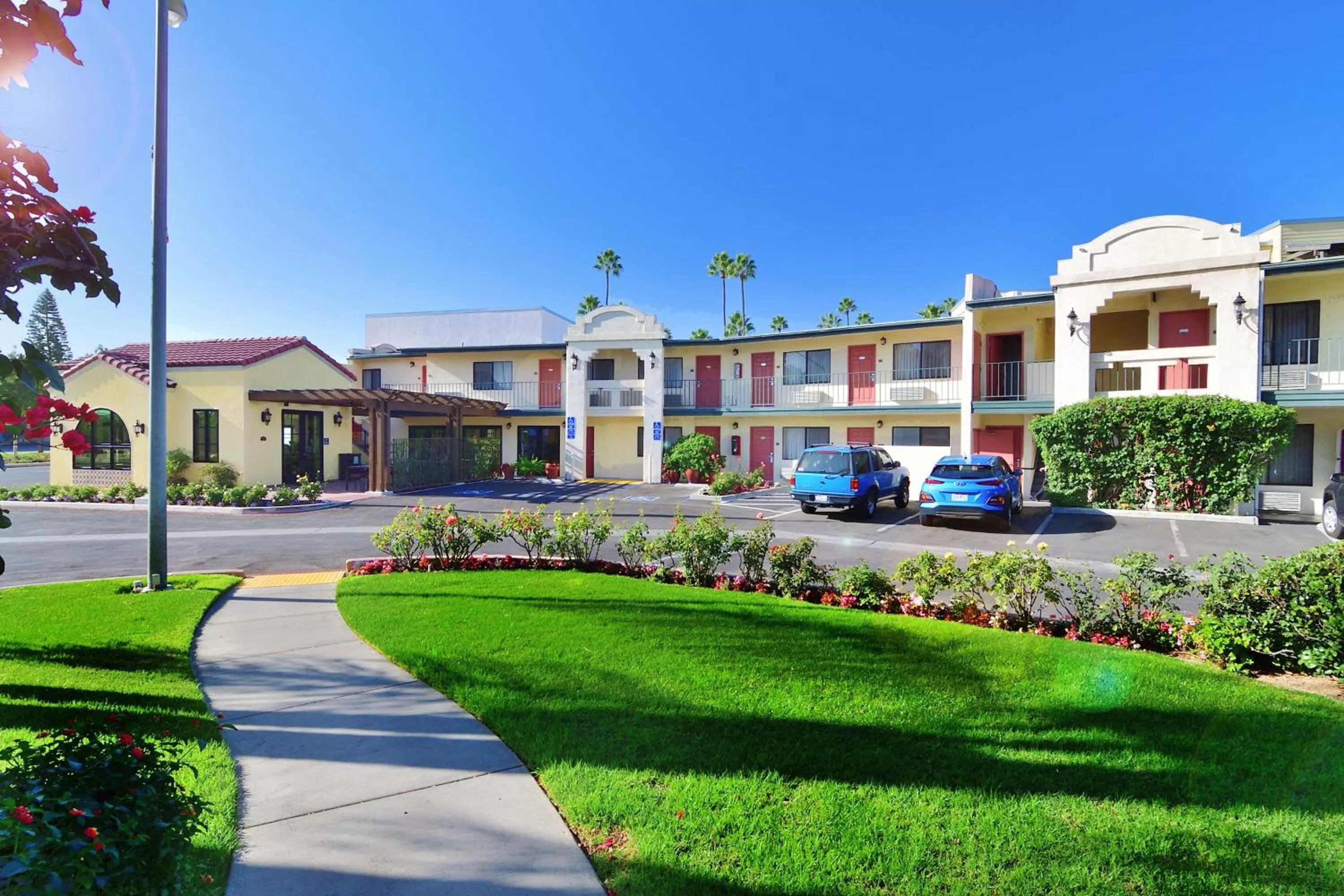 Property building in Lamplighter Inn & Suites at SDSU