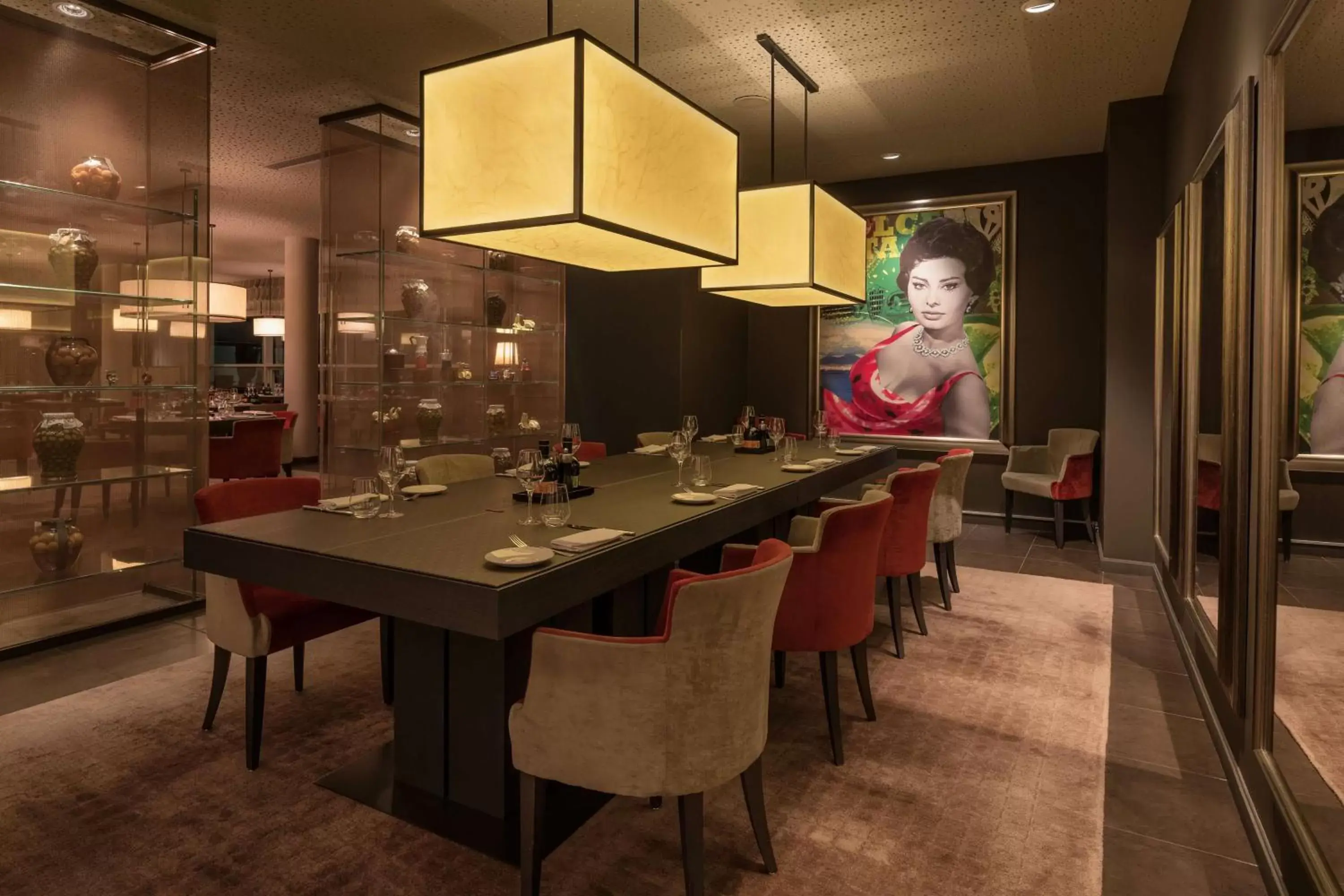 Restaurant/places to eat in Hilton Geneva Hotel and Conference Centre Restaurant/places to eat in Hilton Geneva Hotel and Conference Centre