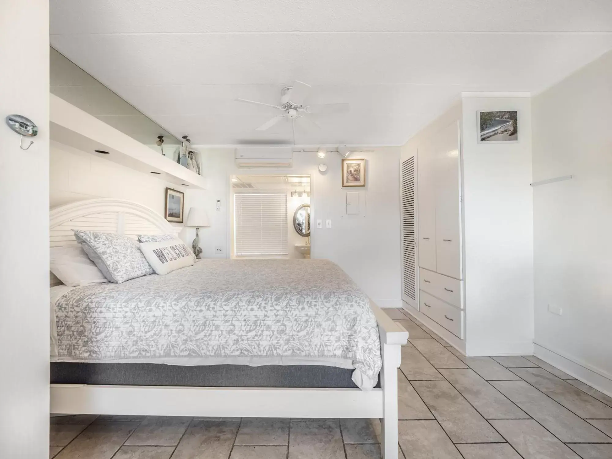 Property building, Bed in The Waterway Pet Friendly by Carolina Retreats