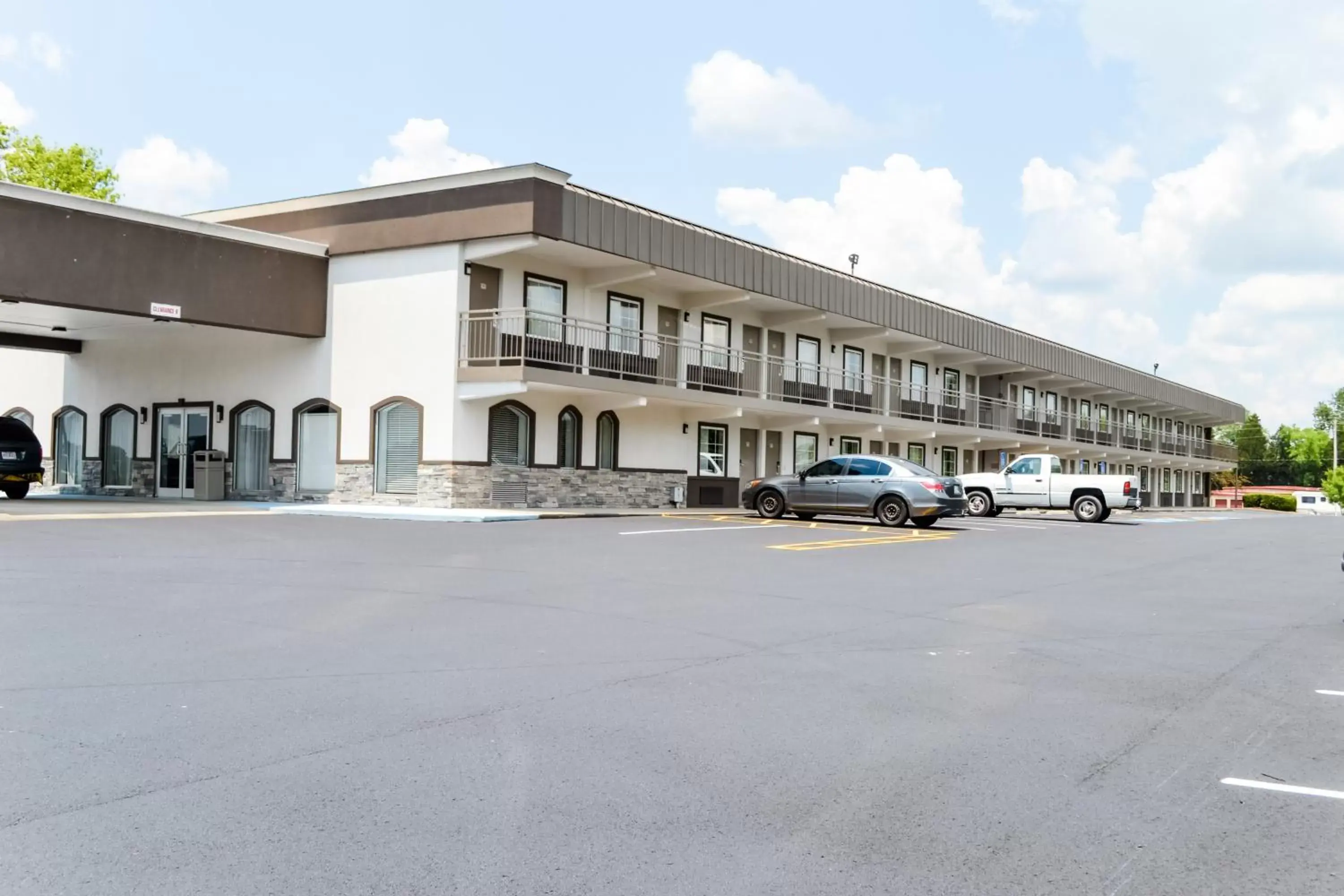 Facade/entrance, Property Building in SureStay Hotel by Best Western Bowling Green North