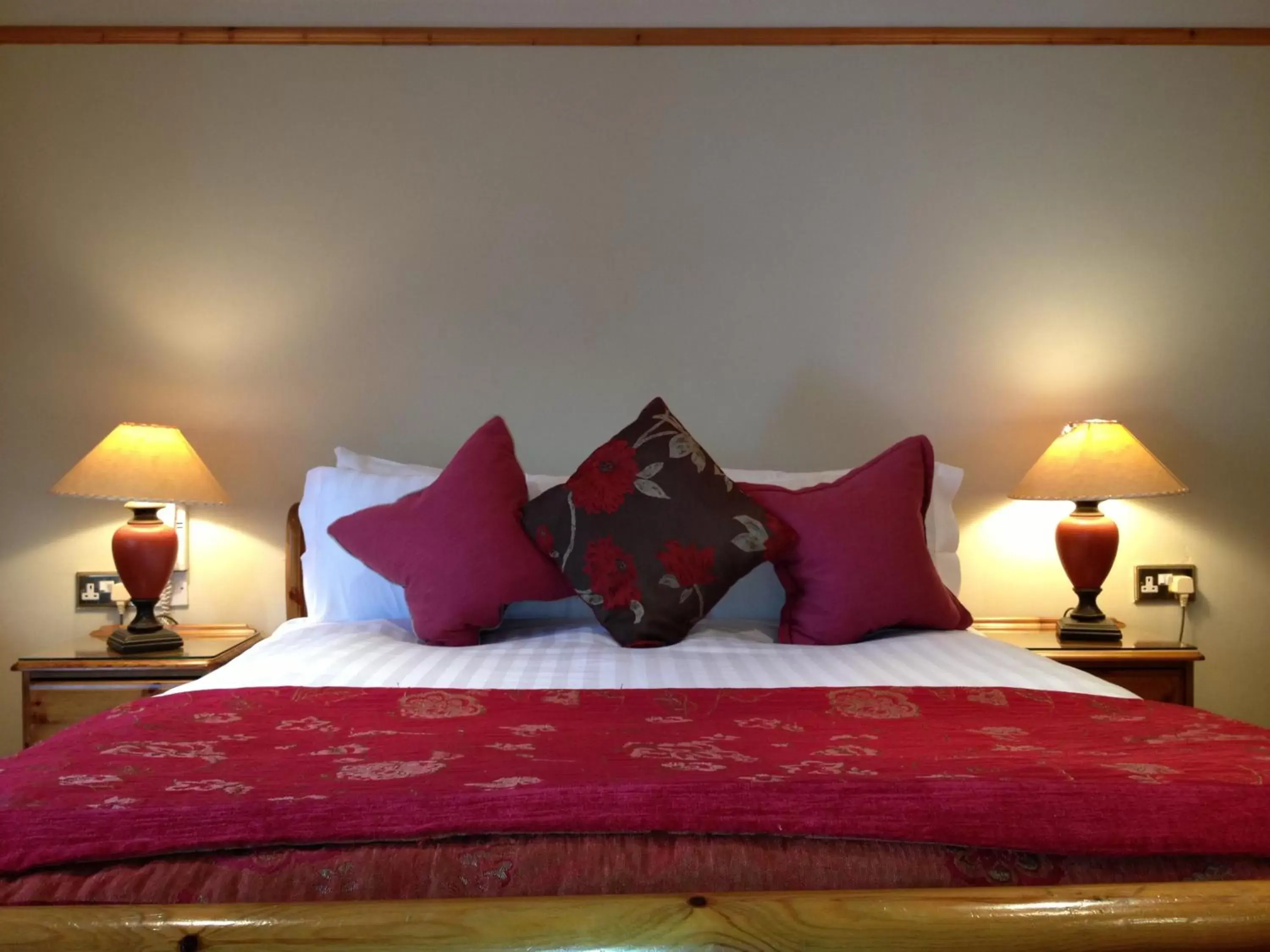 Photo of the whole room, Bed in Copper Kettle B&B