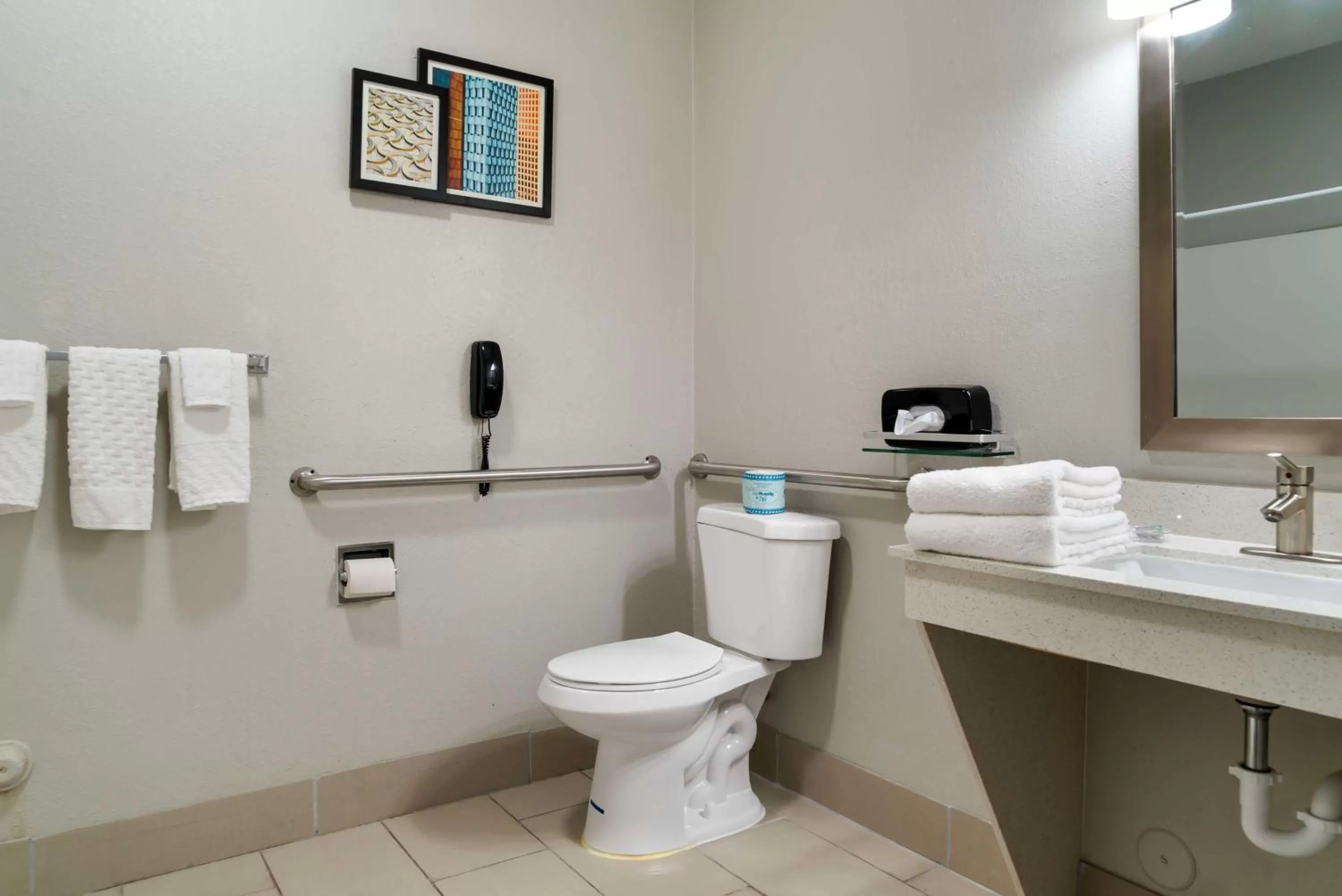 Bathroom in Best Western Clare Hotel