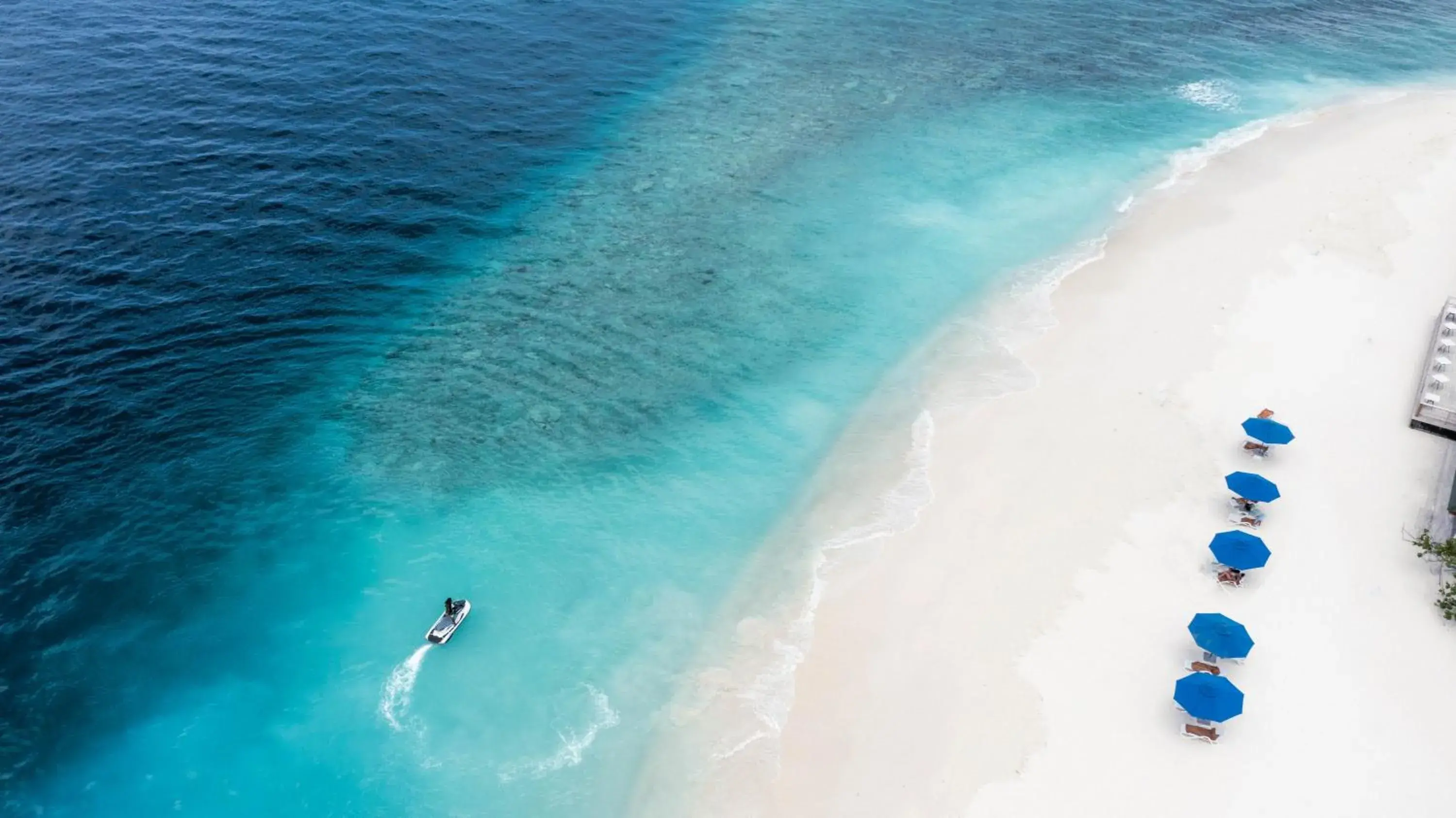 Beach, Bird's-eye View in Malahini Kuda Bandos Resort