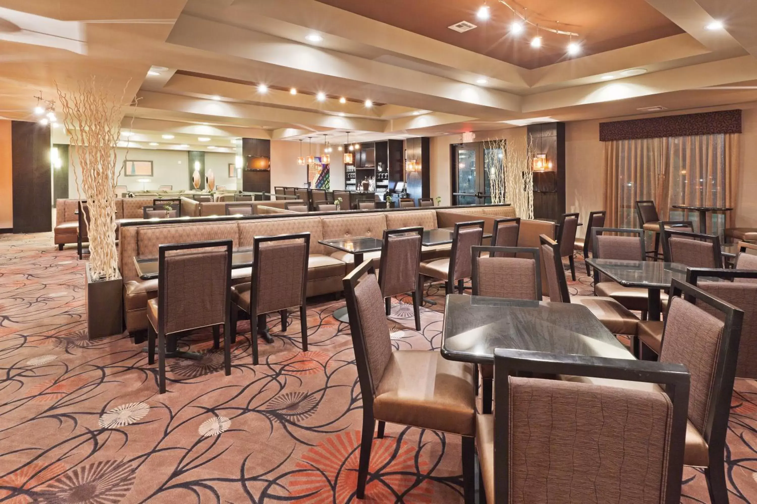 Restaurant/Places to Eat in Holiday Inn Hotel & Suites Tulsa South, an IHG Hotel