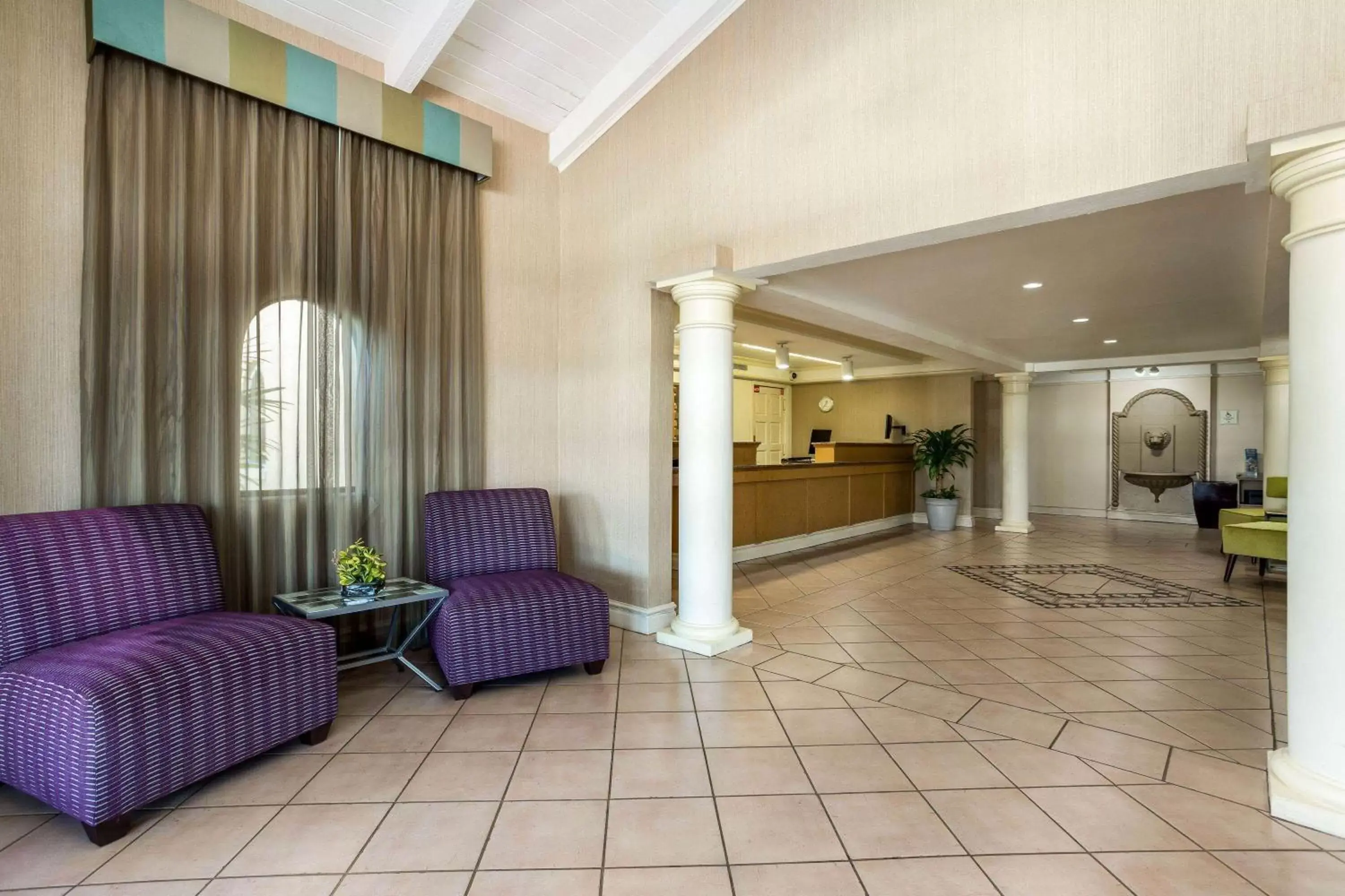 Lobby or reception, Lobby/Reception in La Quinta Inn Tampa Airport Stadium Westshore