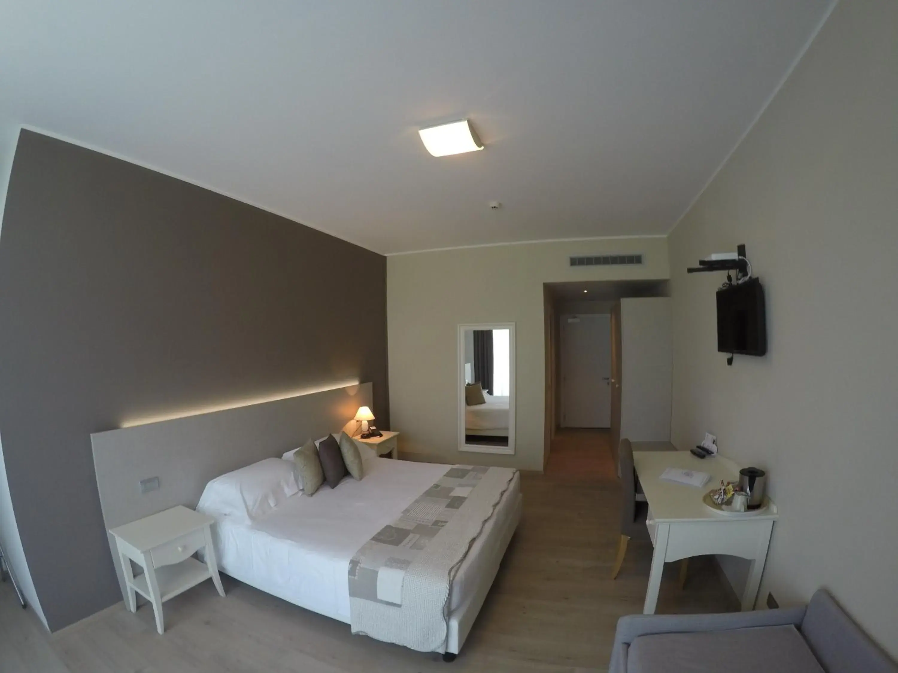 Photo of the whole room in Tullio Hotel