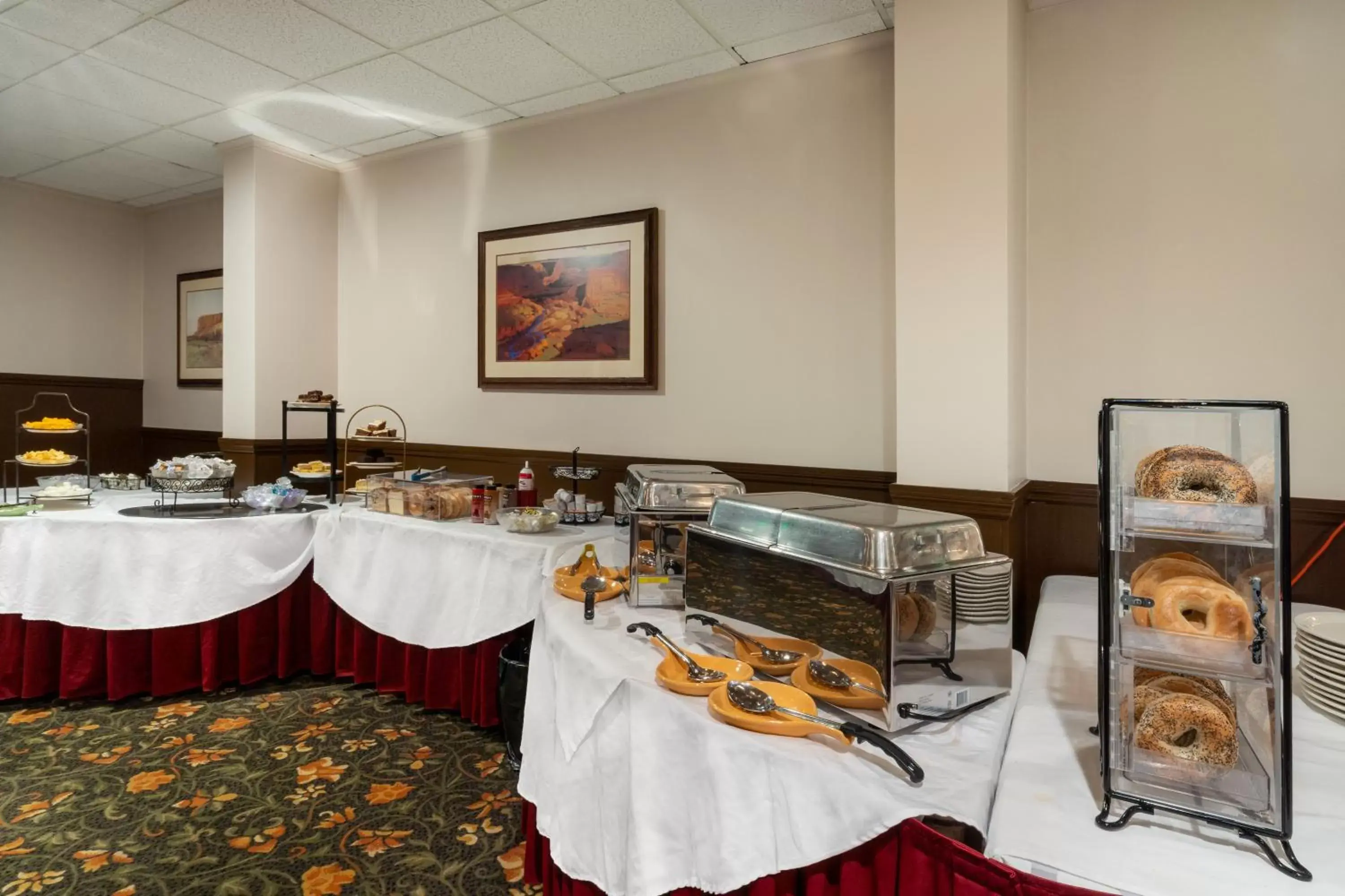 Breakfast, Restaurant/Places to Eat in Ramada by Wyndham Reno Hotel & Casino