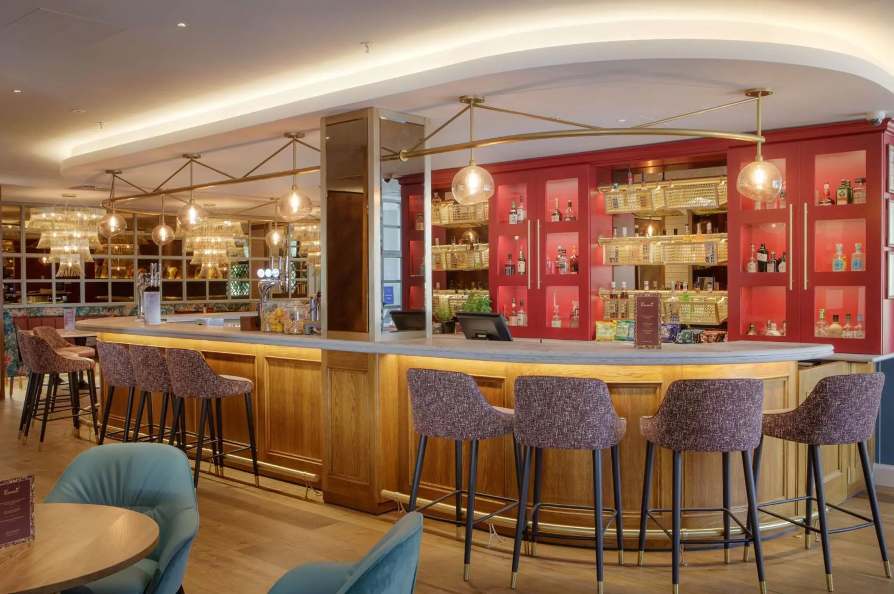 Lounge or bar in DoubleTree by Hilton Bath Lounge or bar in DoubleTree by Hilton Bath