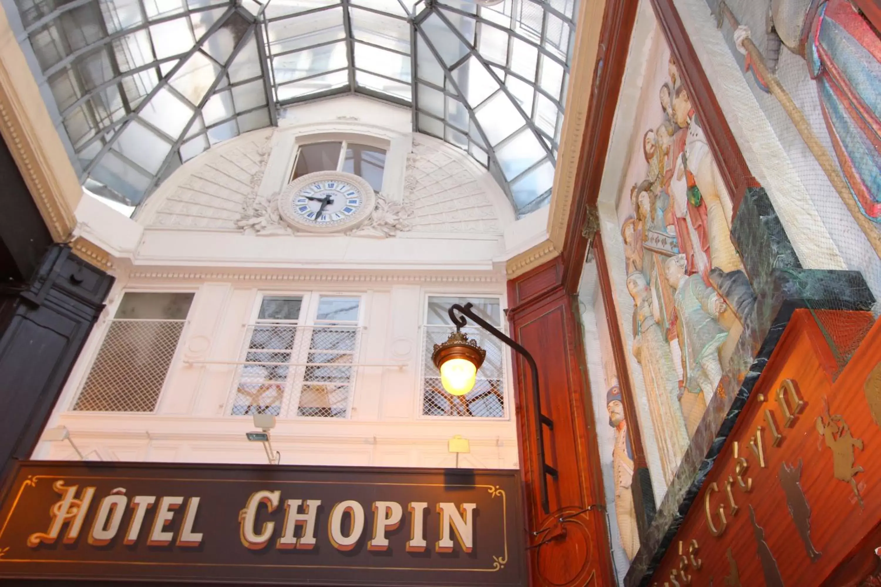 Facade/entrance, Lobby/Reception in Hôtel Chopin