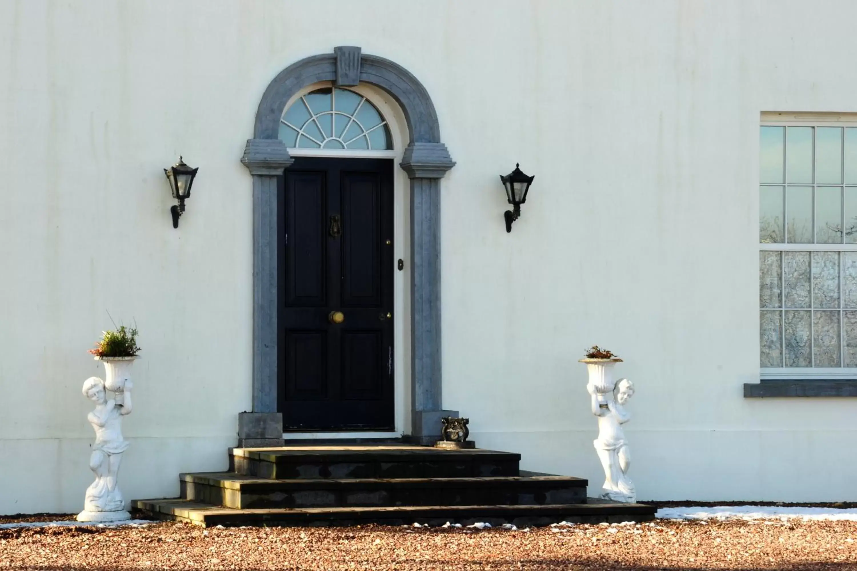 Facade/entrance in Cannaway House B&B