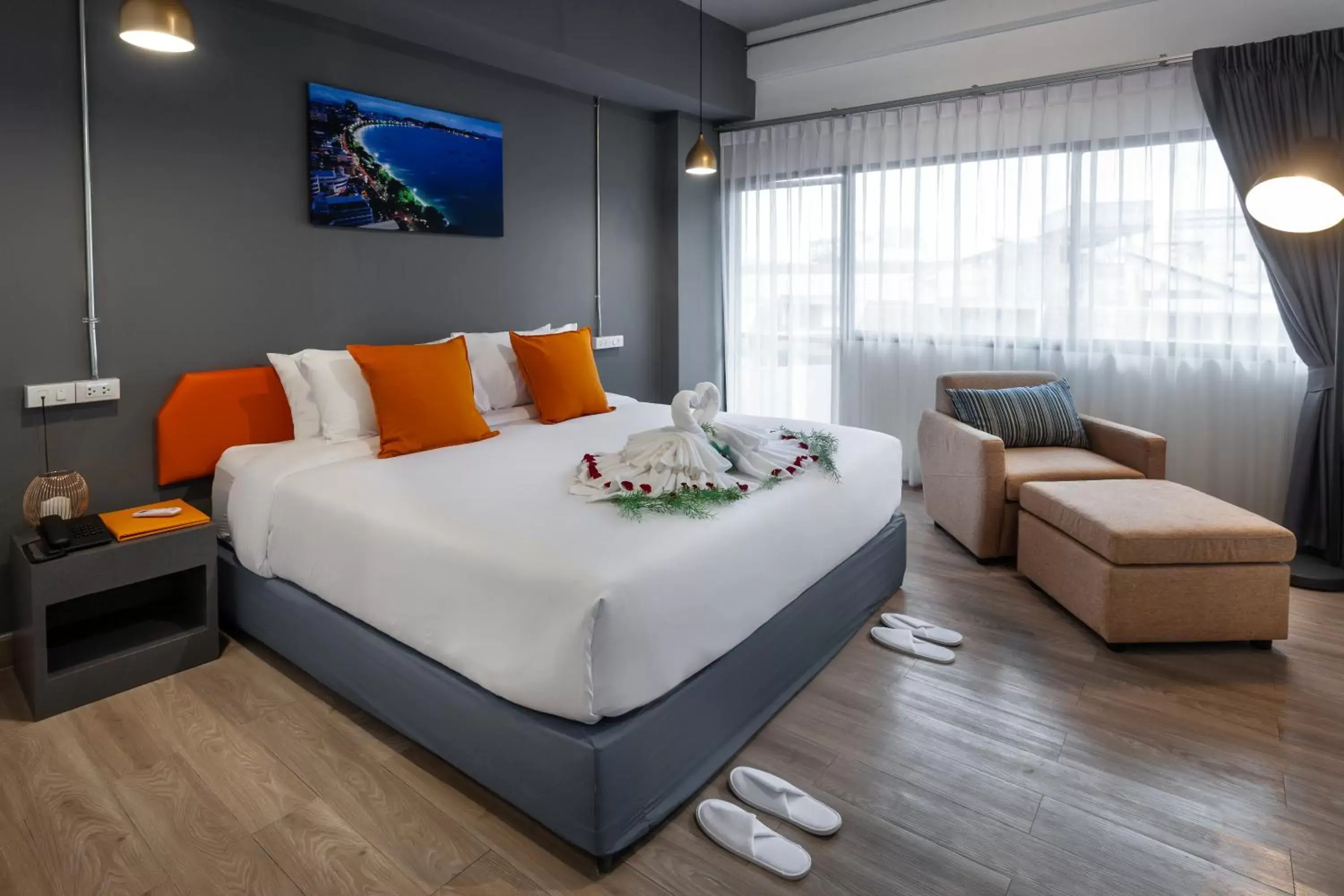 Bedroom, Bed in 7 Days Premium Hotel Pattaya