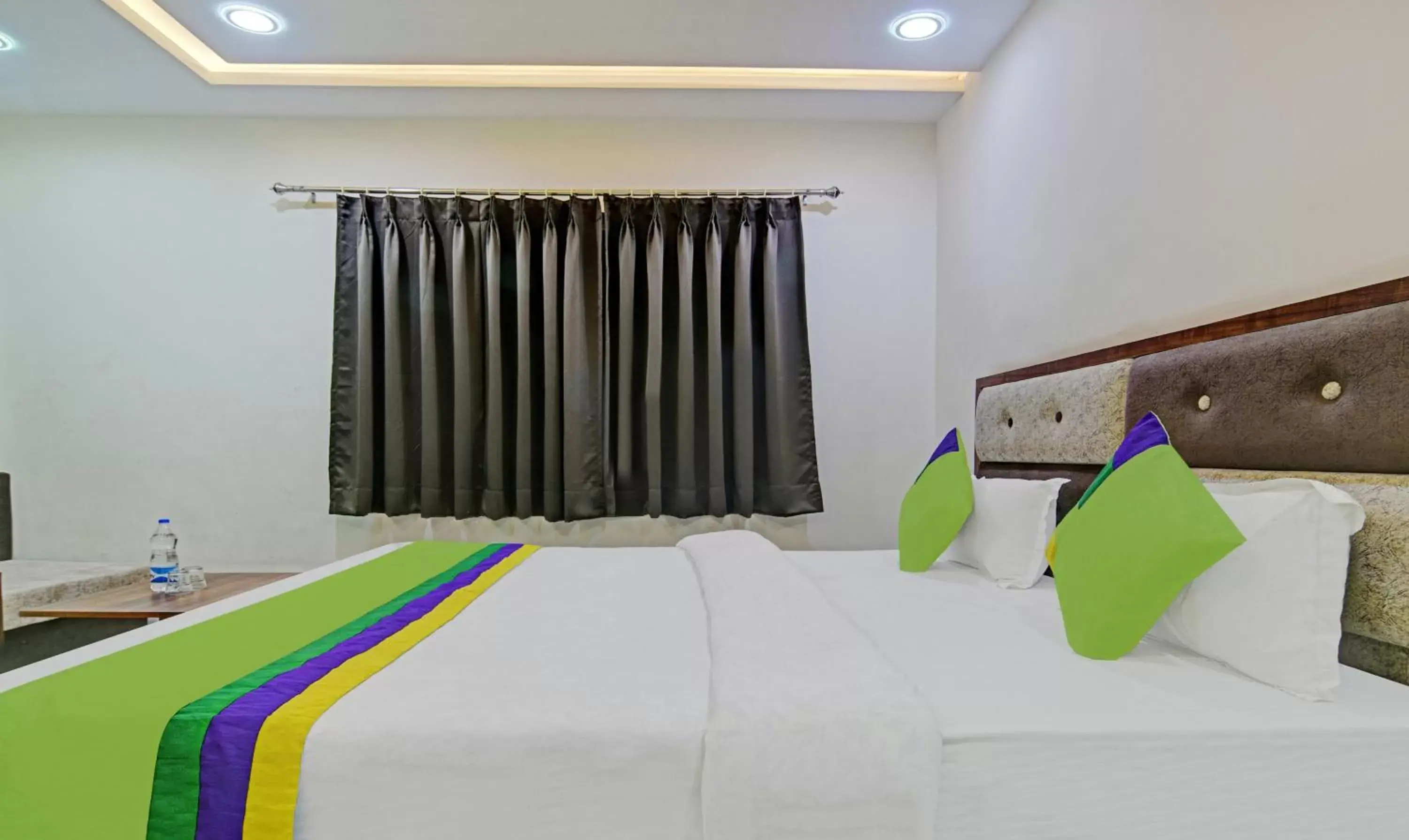 Standard Double Room - single occupancy in Treebo Jayshree Palace C21 Business Park Standard Double Room - single occupancy in Treebo Jayshree Palace C21 Business Park