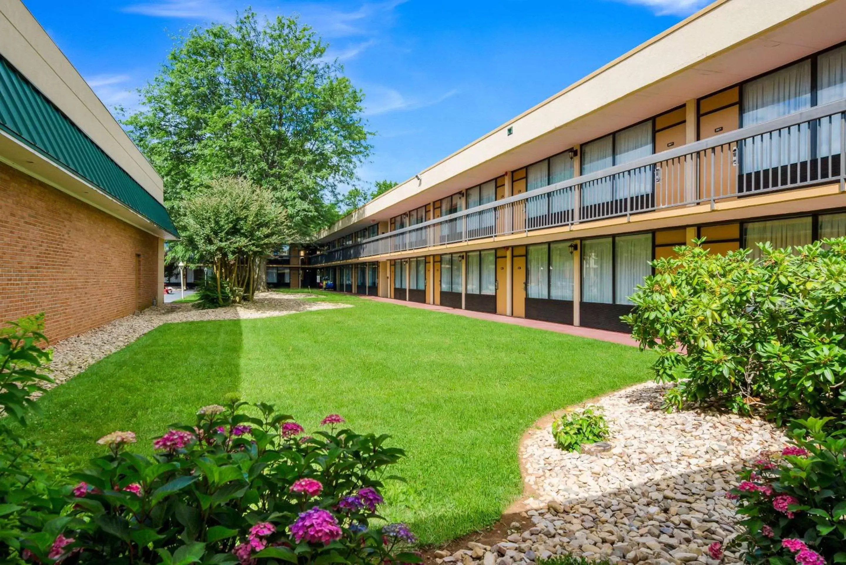 On site, Property Building in Quality Inn Roanoke Airport