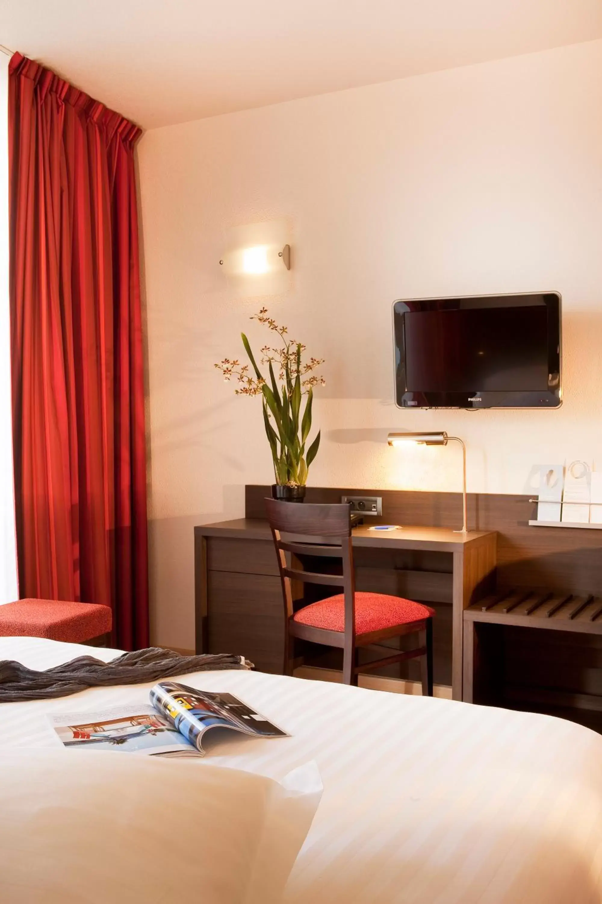 TV and multimedia, Bed in Escale Oceania Brest TV and multimedia, Bed in Escale Oceania Brest