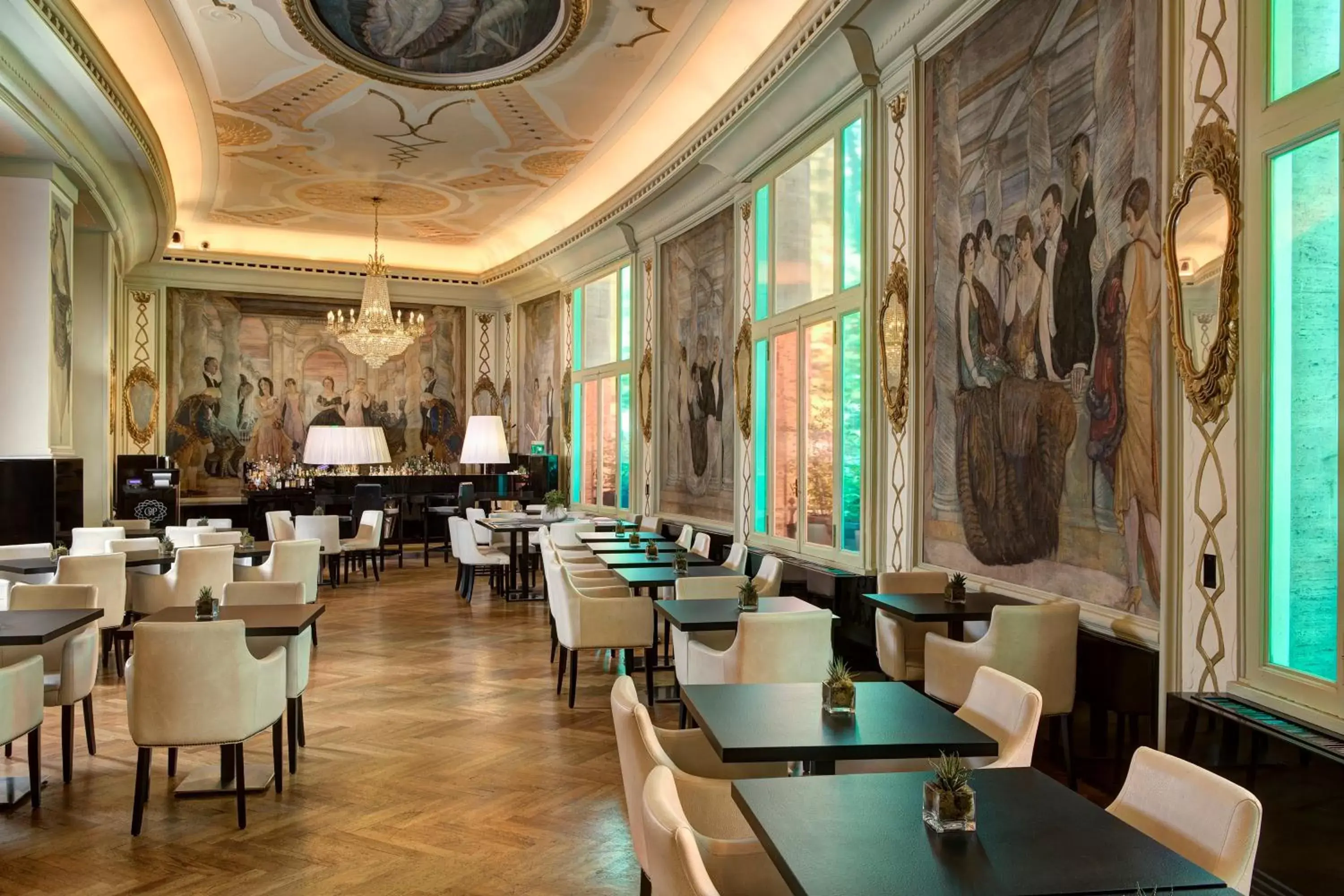 Restaurant/Places to Eat in Grand Hotel Palace Rome