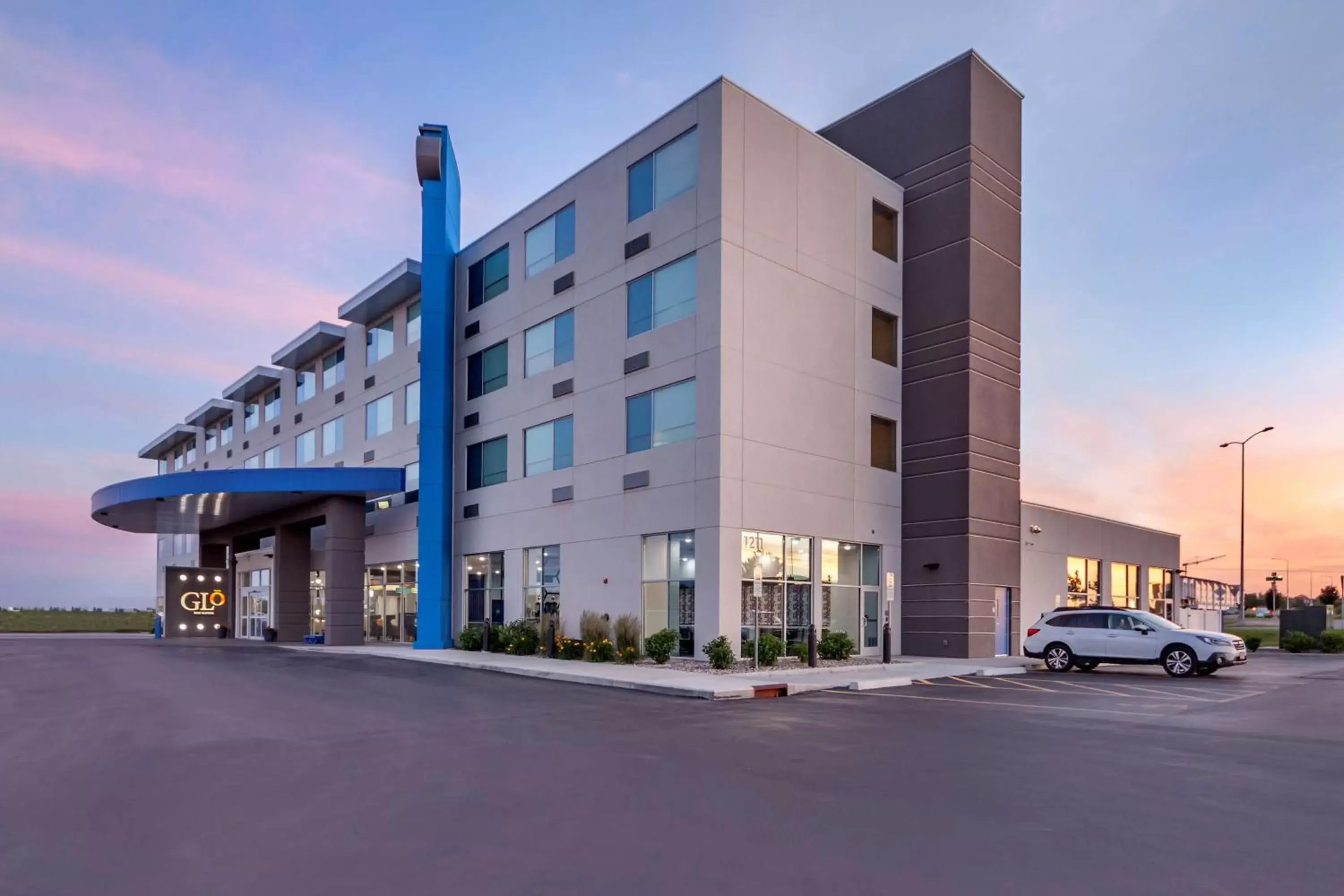 Property Building in GLō Best Western Dawley Farms In Sioux Falls