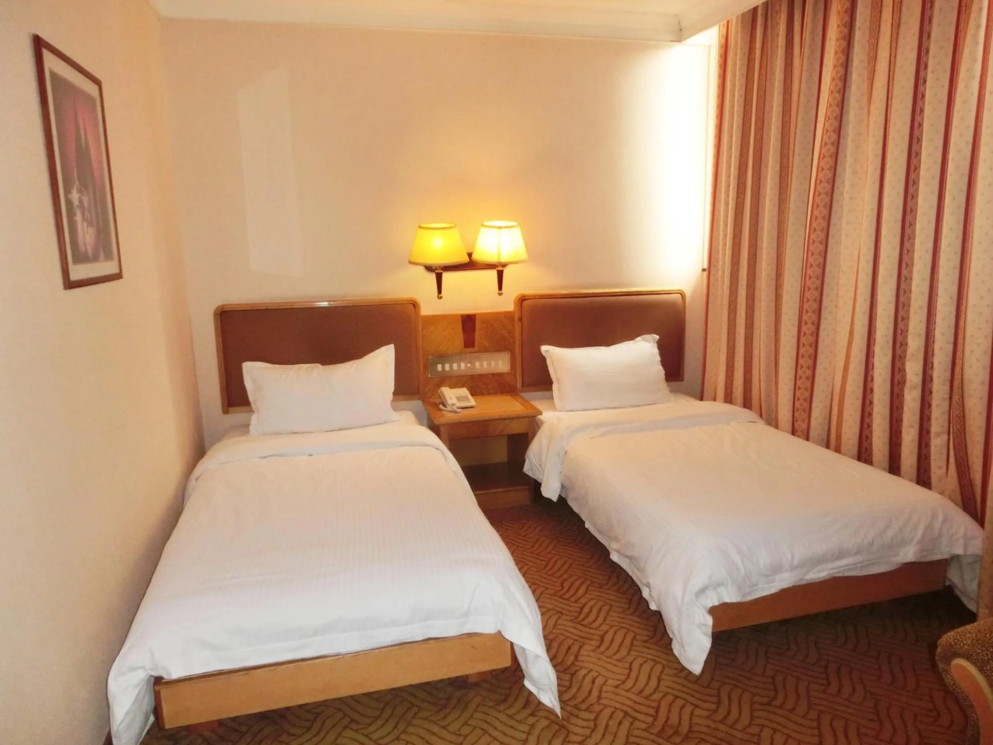 Standard Twin Room in New Asia Hotel