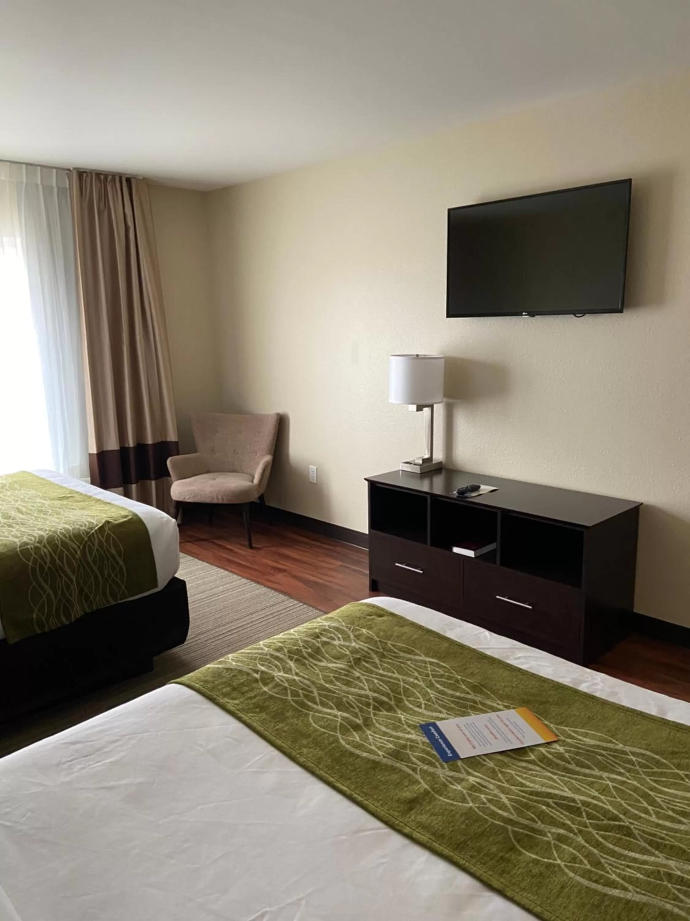 Other, Bed in Comfort Inn Connellsville Riverview