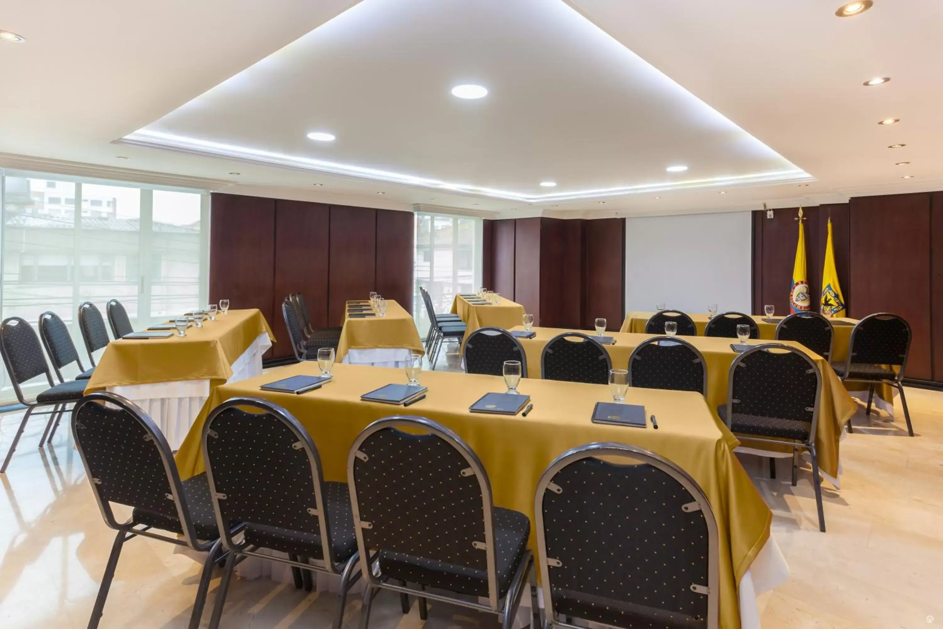 Meeting/conference room in Hotel Embassy Park