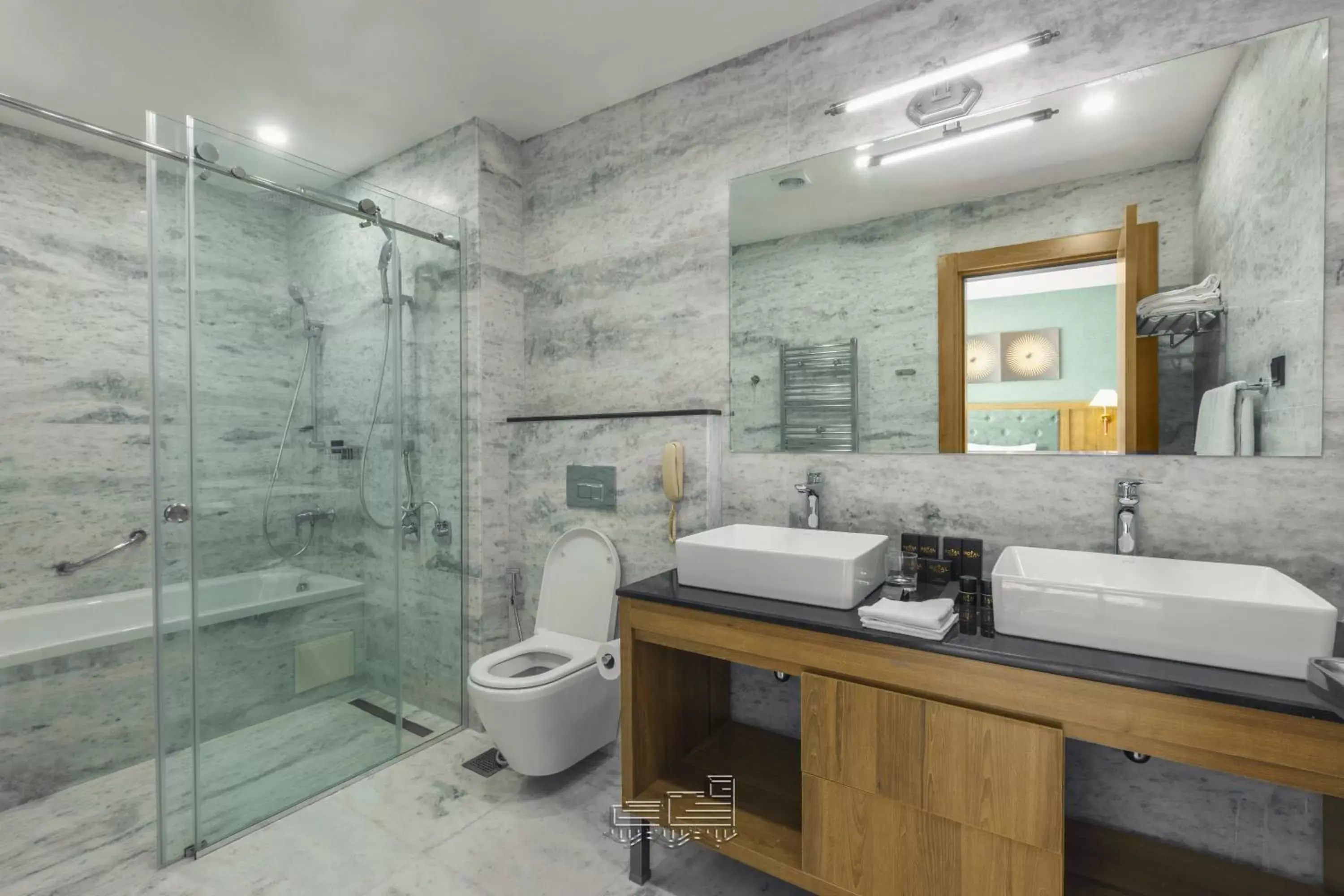 Standard Twin Room in Royal Tulip Hotel & Casino, Tbilisi Standard Twin Room in Royal Tulip Hotel & Casino, Tbilisi