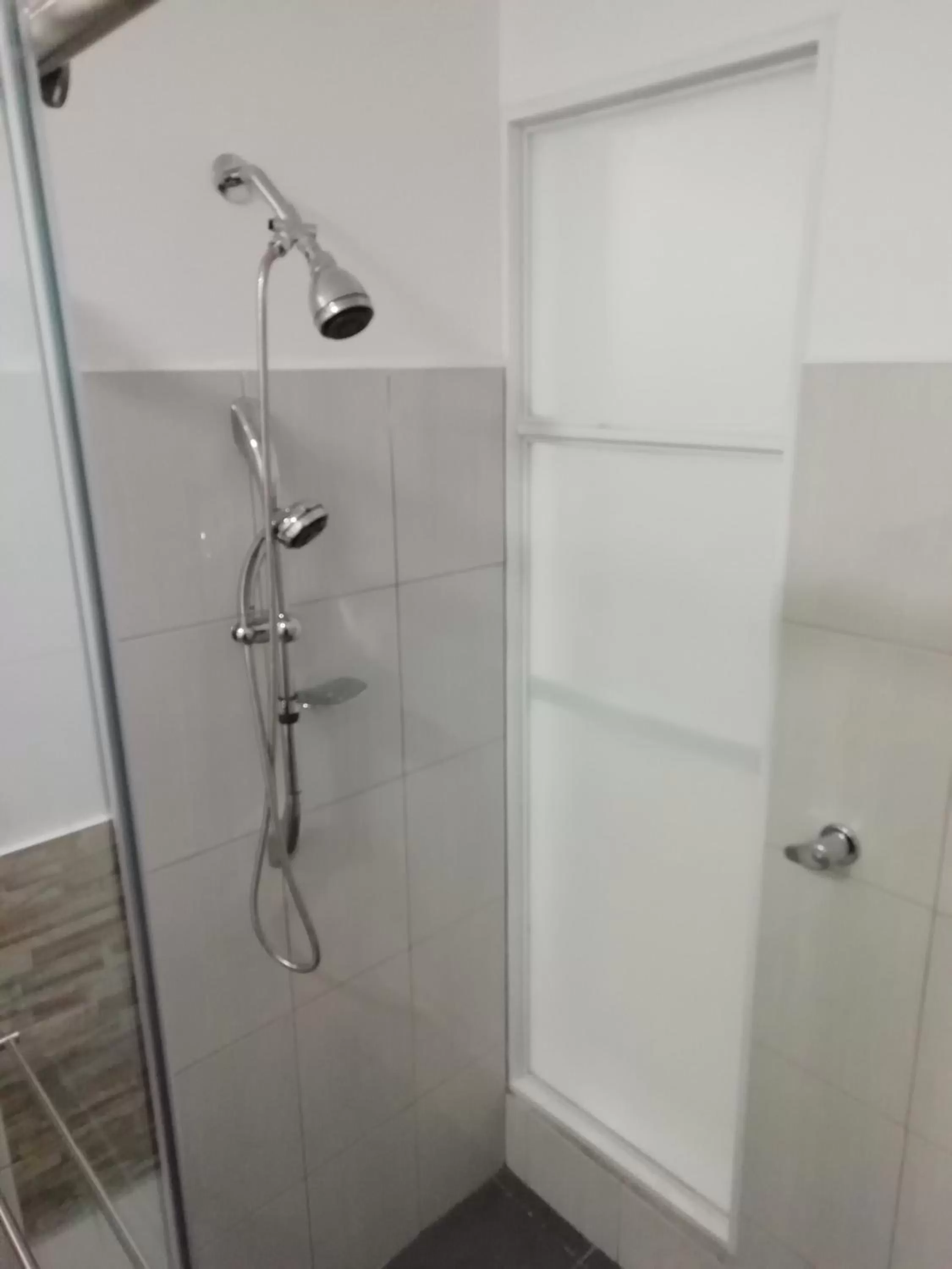 Shower, Bathroom in Hotel Anzea