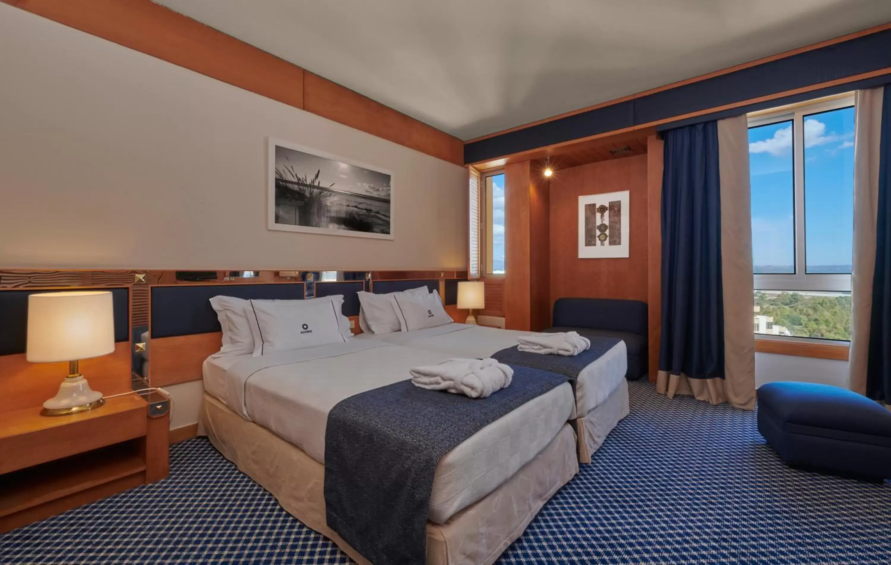 Bedroom, Bed in Algarve Casino Hotel