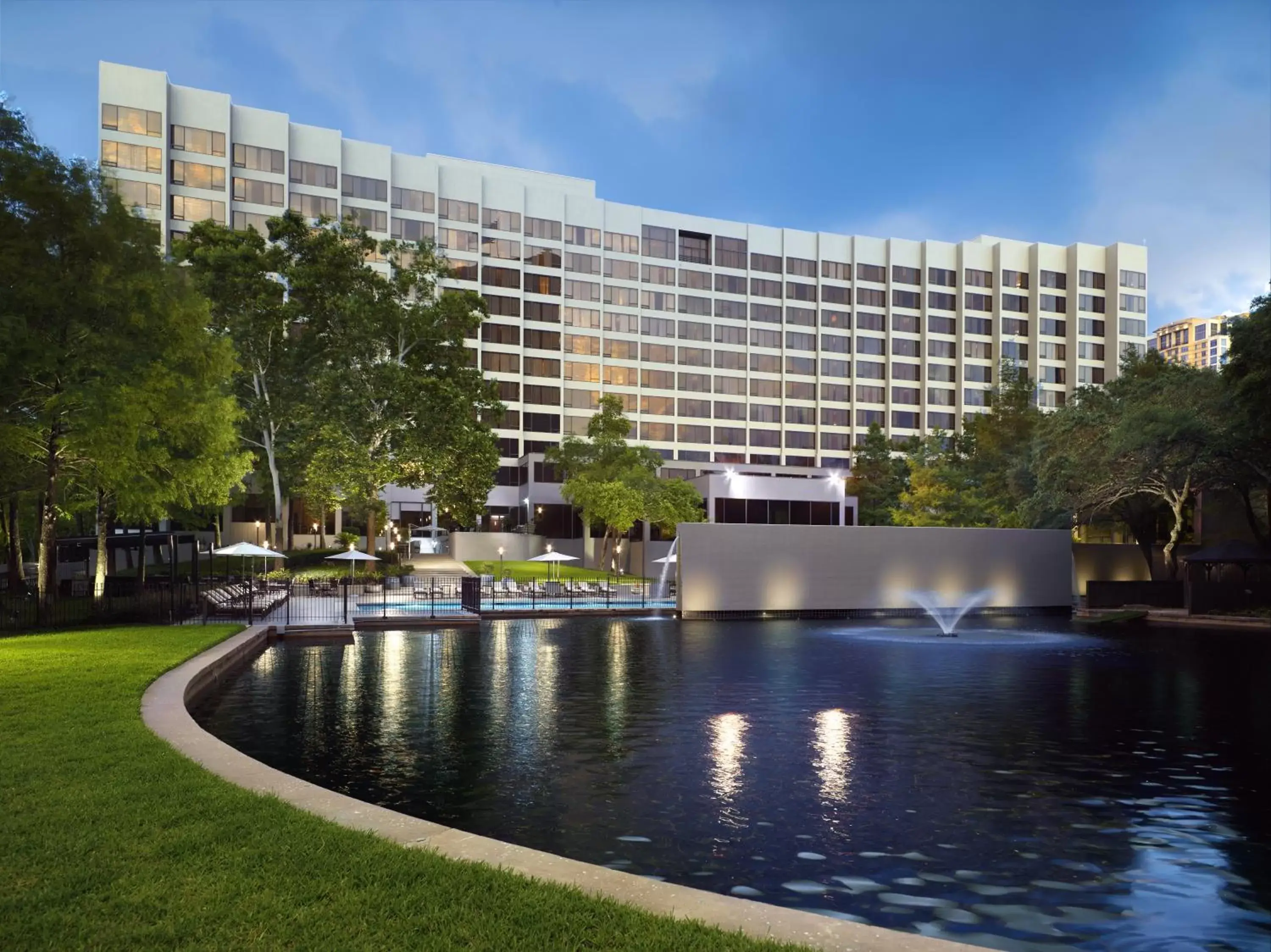 Property building, Swimming Pool in Omni Houston Hotel