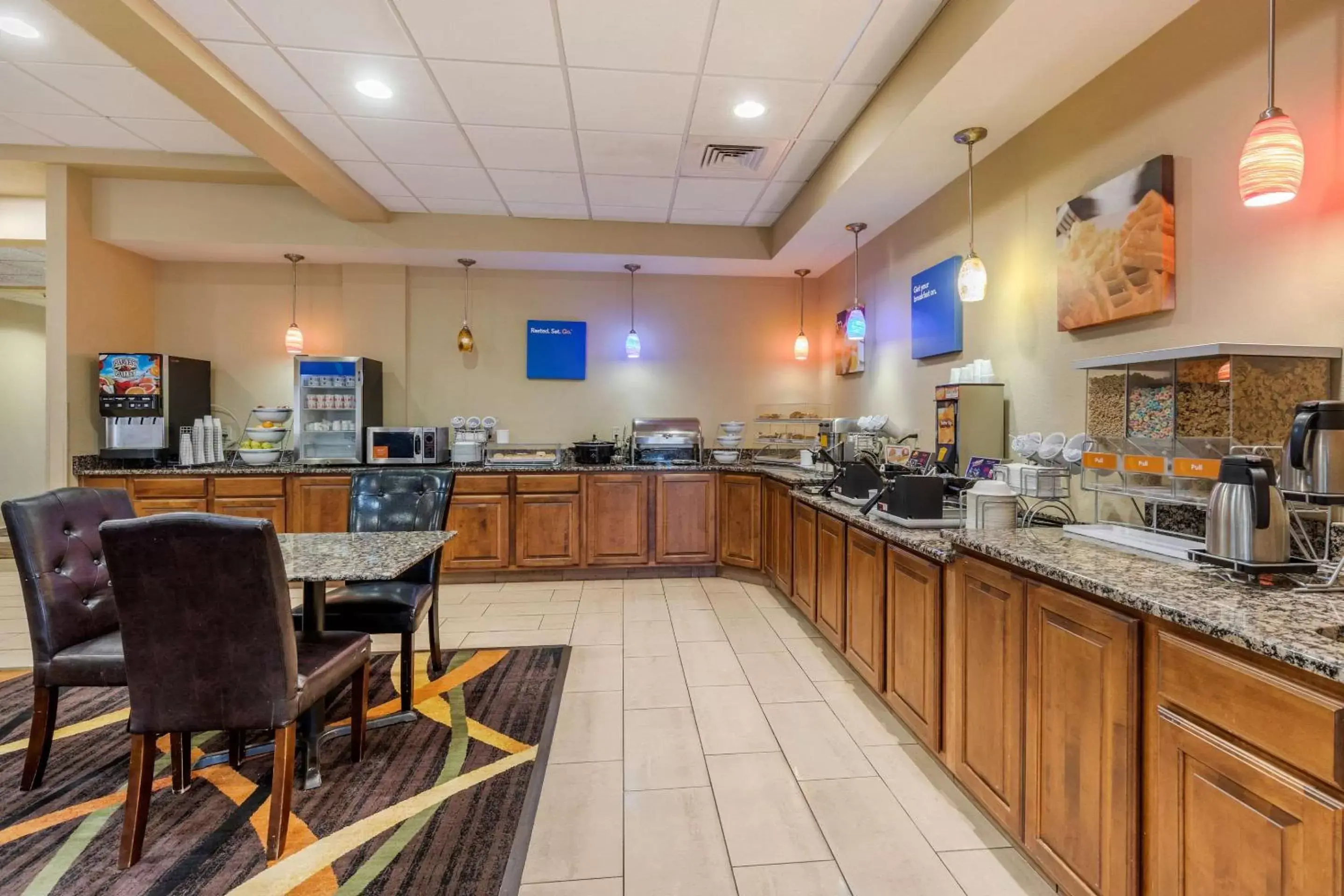 Restaurant/Places to Eat in Comfort Inn & Suites Kenosha