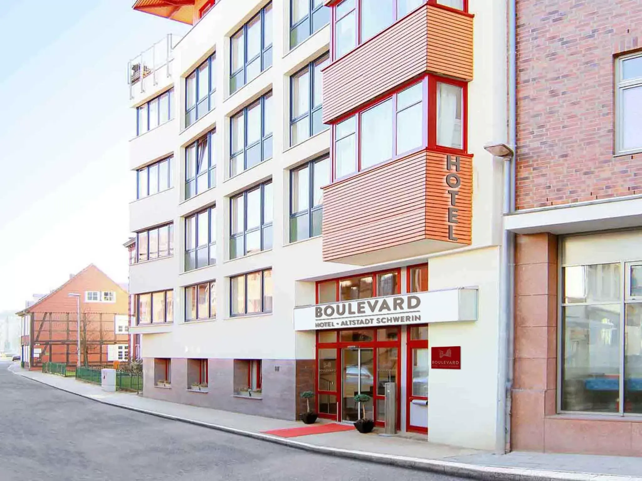 Facade/entrance, Property Building in Boulevard Hotel Altstadt Schwerin