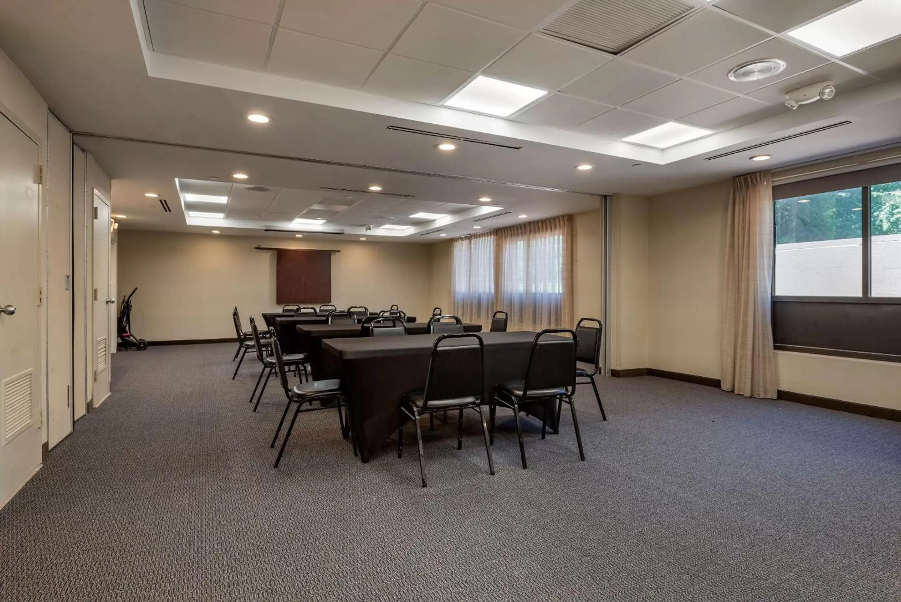 Meeting/conference room in MainStay Suites Horsham - Philadelphia