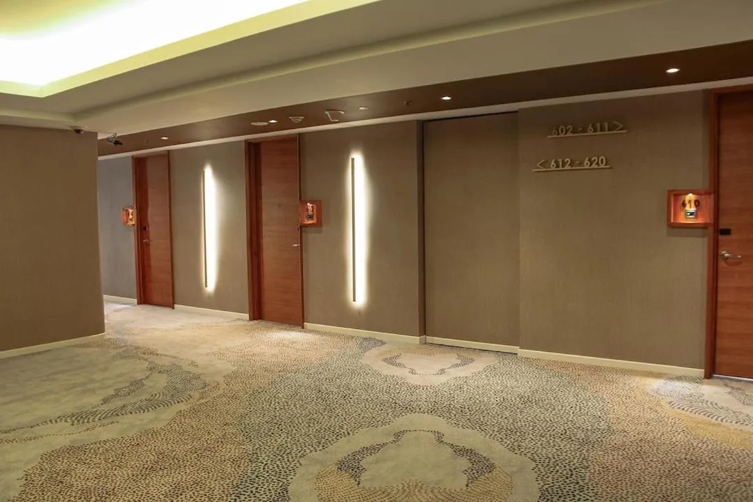 JS Luwansa Hotel & Convention Center