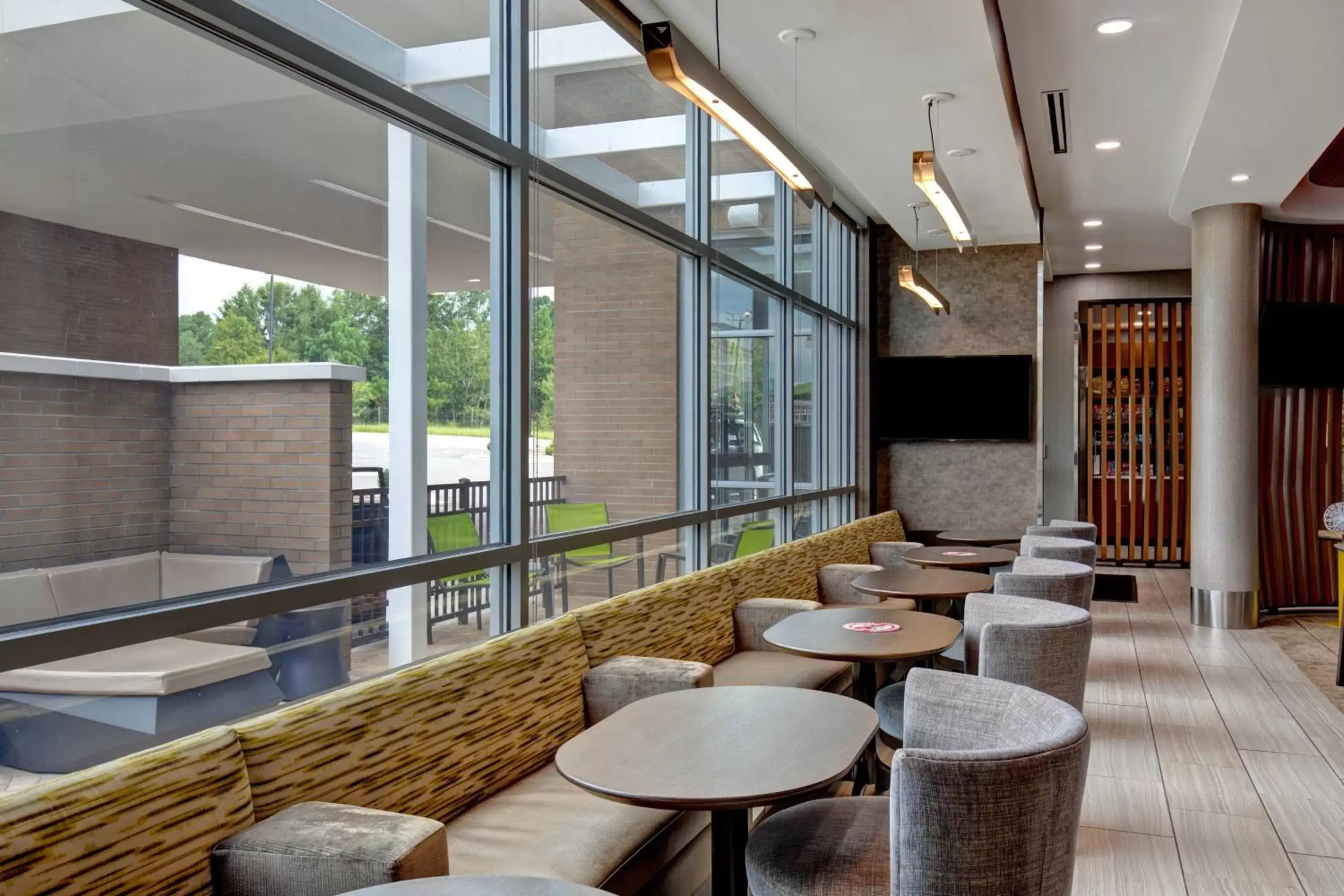 Lobby or reception, Lounge/Bar in SpringHill Suites by Marriott Orangeburg