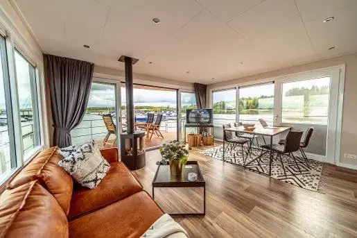 Living room, Seating Area in Schwimmende Häuser im BALTIC SEA RESORT