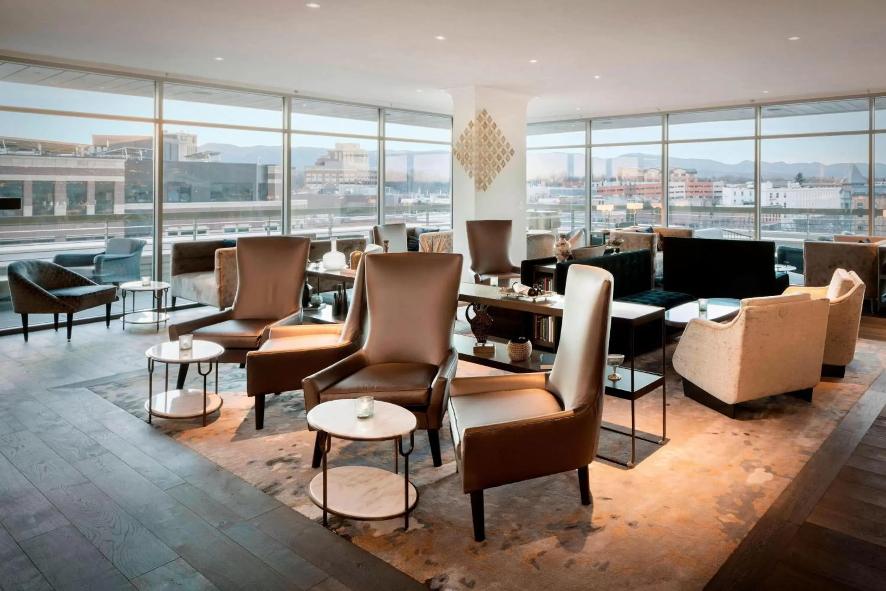 Lounge or bar, Restaurant/Places to Eat in The Elizabeth Hotel, Autograph Collection