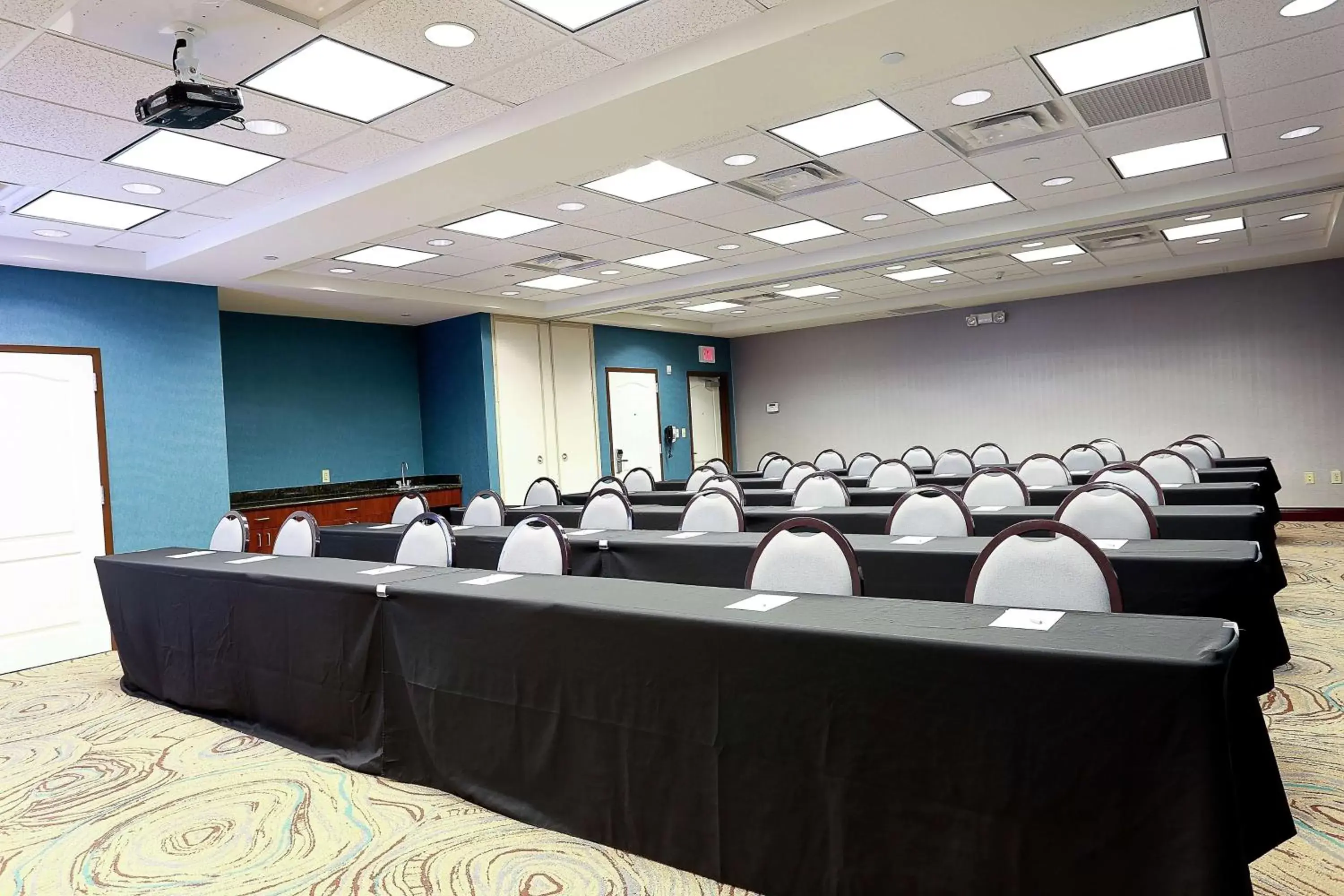 Meeting/conference room in Hampton Inn & Suites Tampa-Wesley Chapel