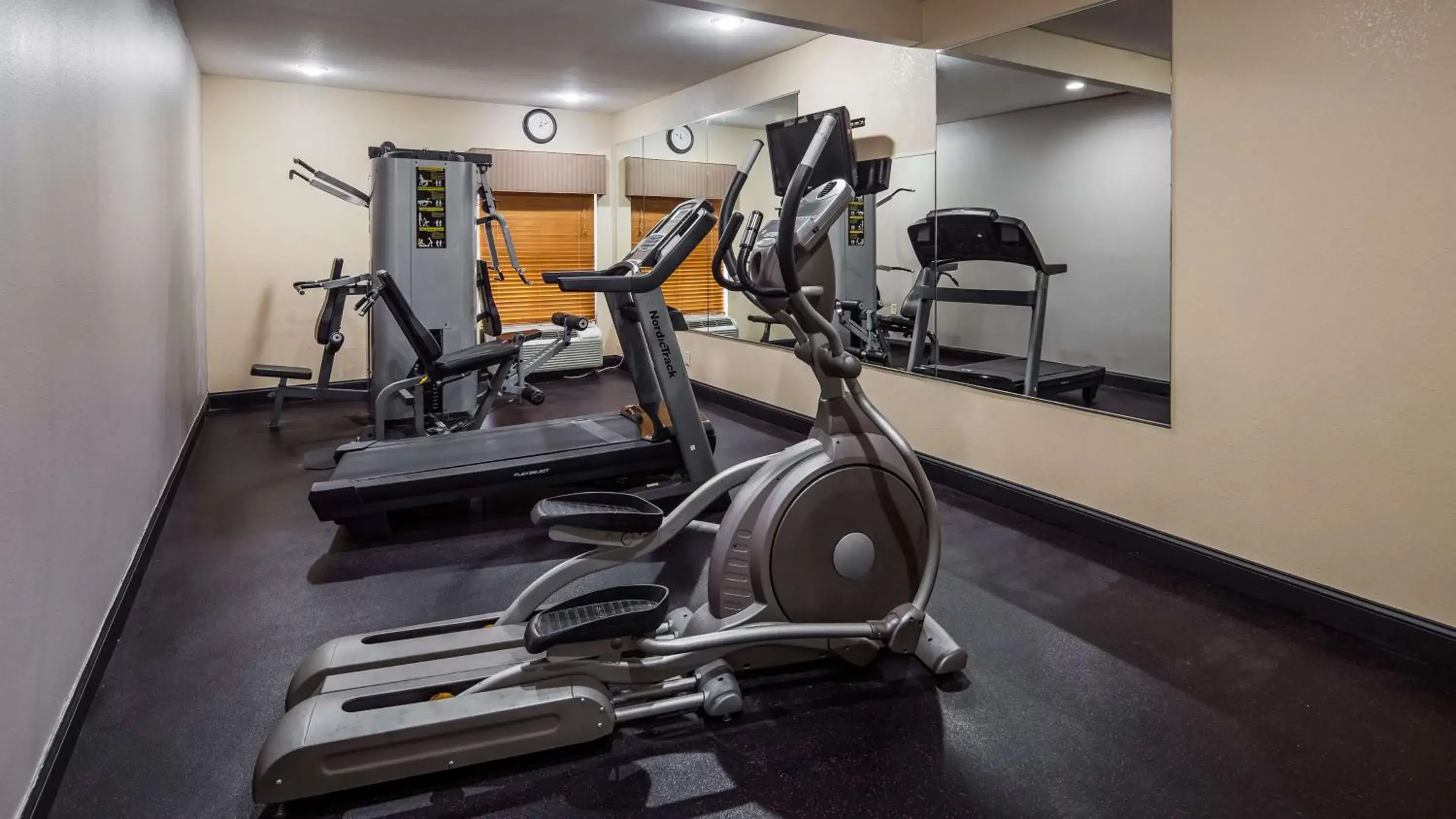 Fitness centre/facilities, Fitness Center/Facilities in Best Western Plus Kansas City Airport - KCI East