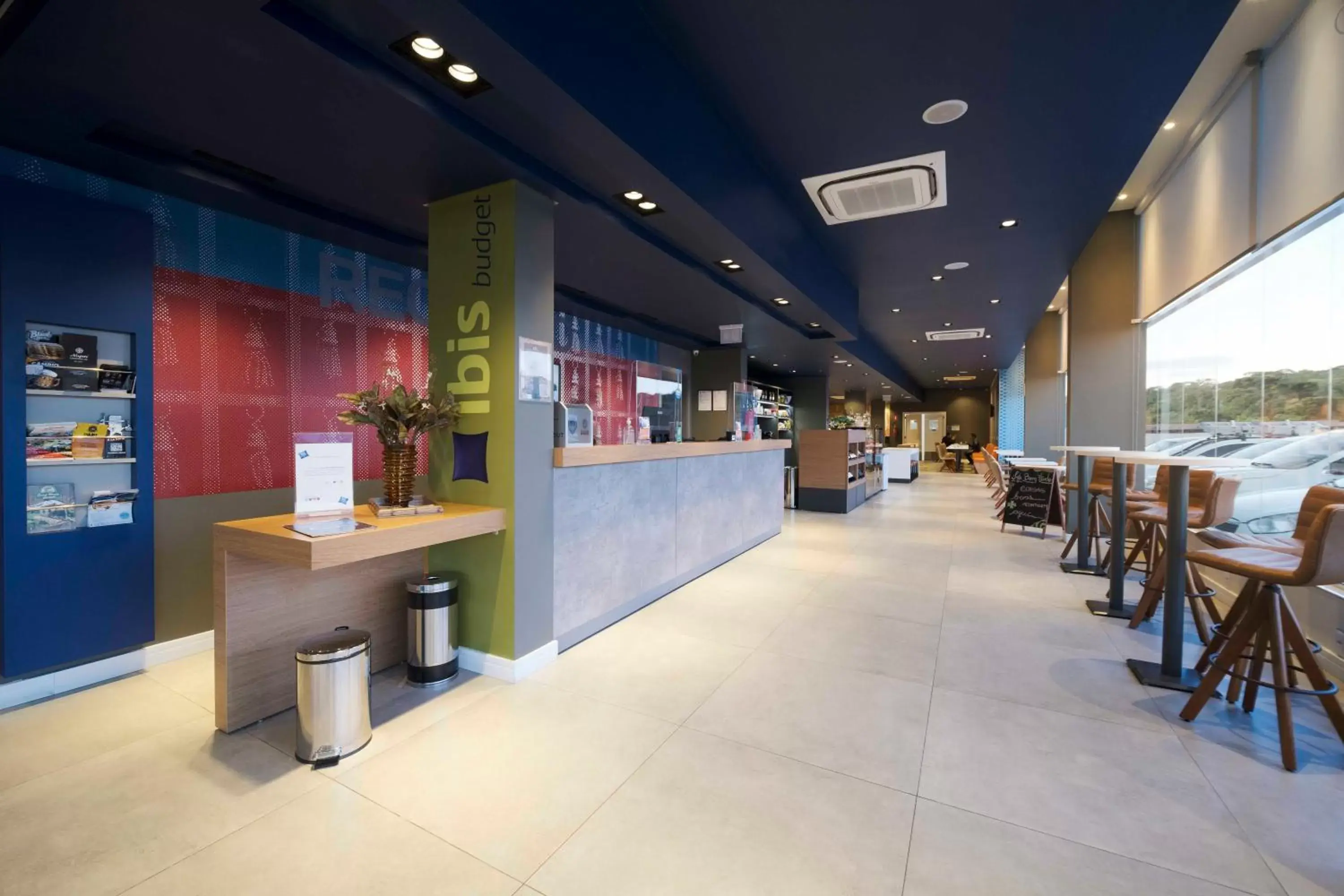 Lobby or reception in Ibis Budget Farroupilha