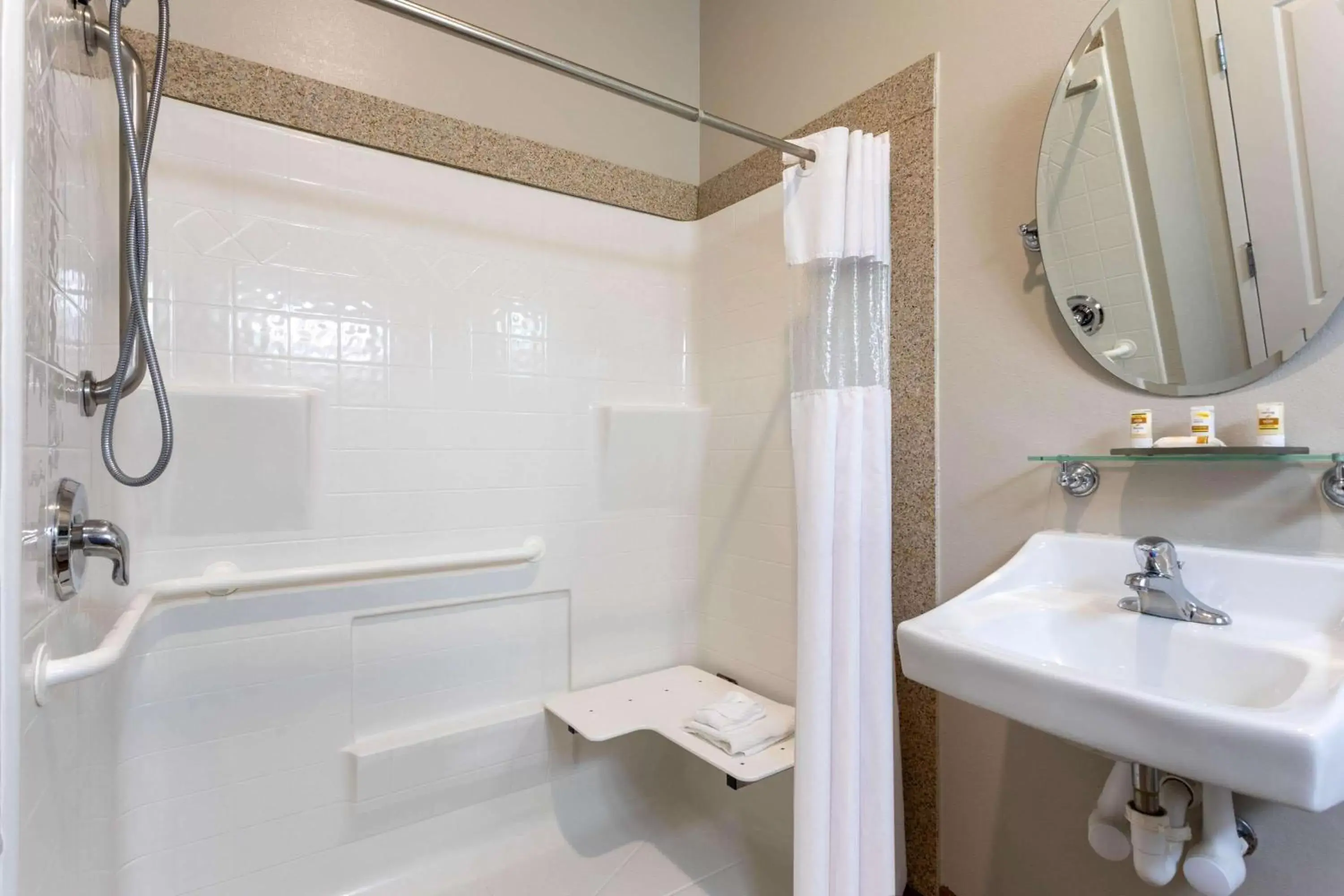 Shower, Bathroom in La Quinta by Wyndham Huntsville Airport Madison
