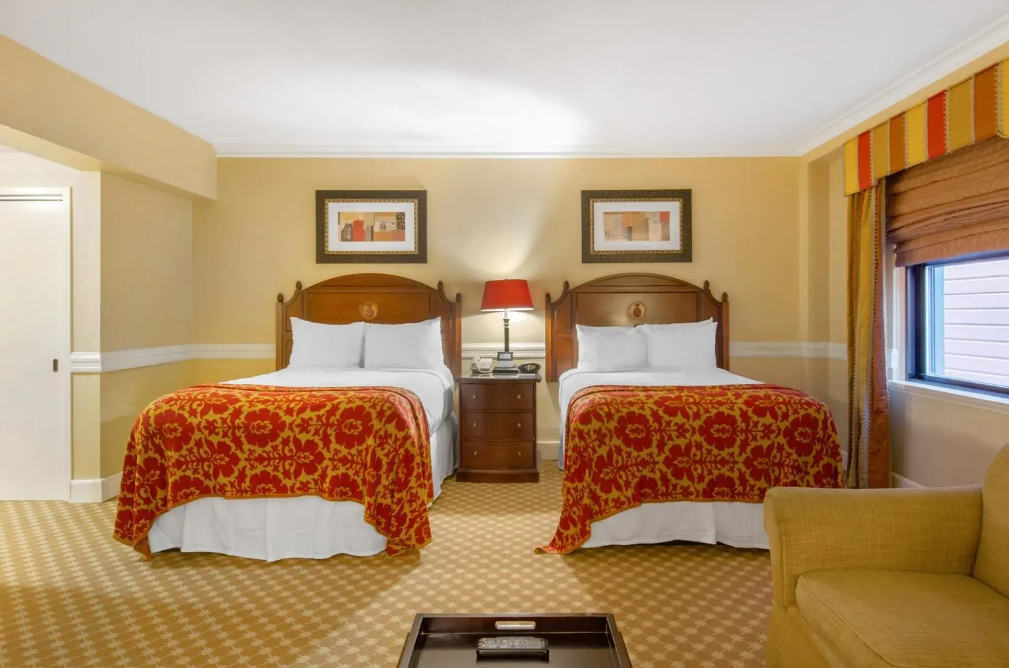 Photo of the whole room, Bed in Boston Omni Parker House Hotel