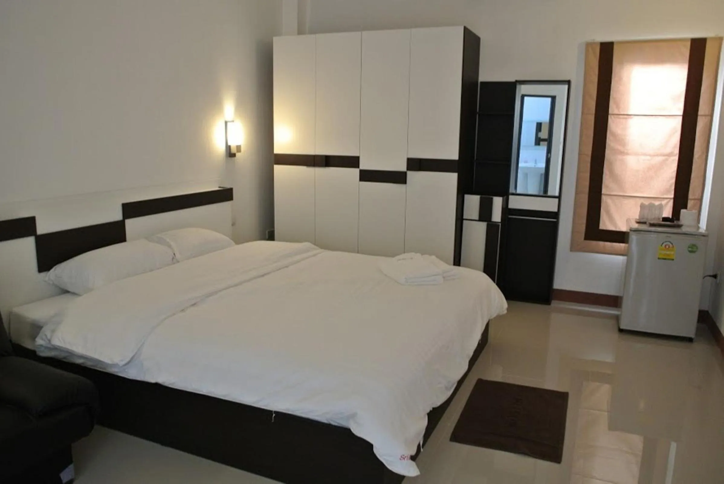 Photo of the whole room, Bed in Sri Samui