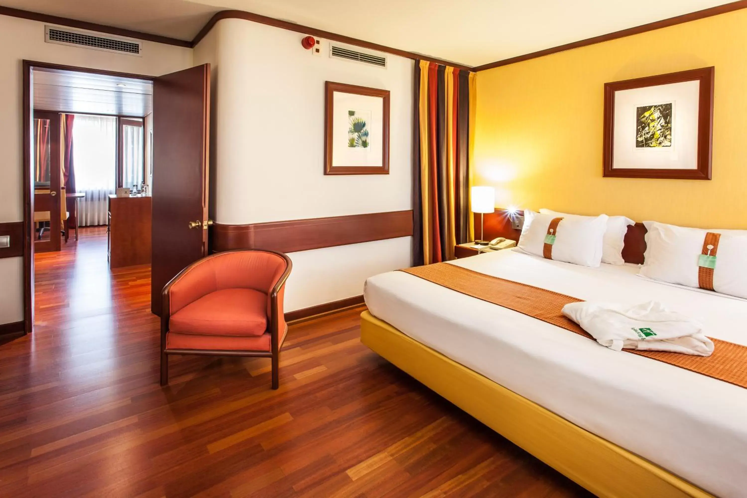 Bedroom, Room Photo in Holiday Inn Lisbon-Continental, an IHG Hotel