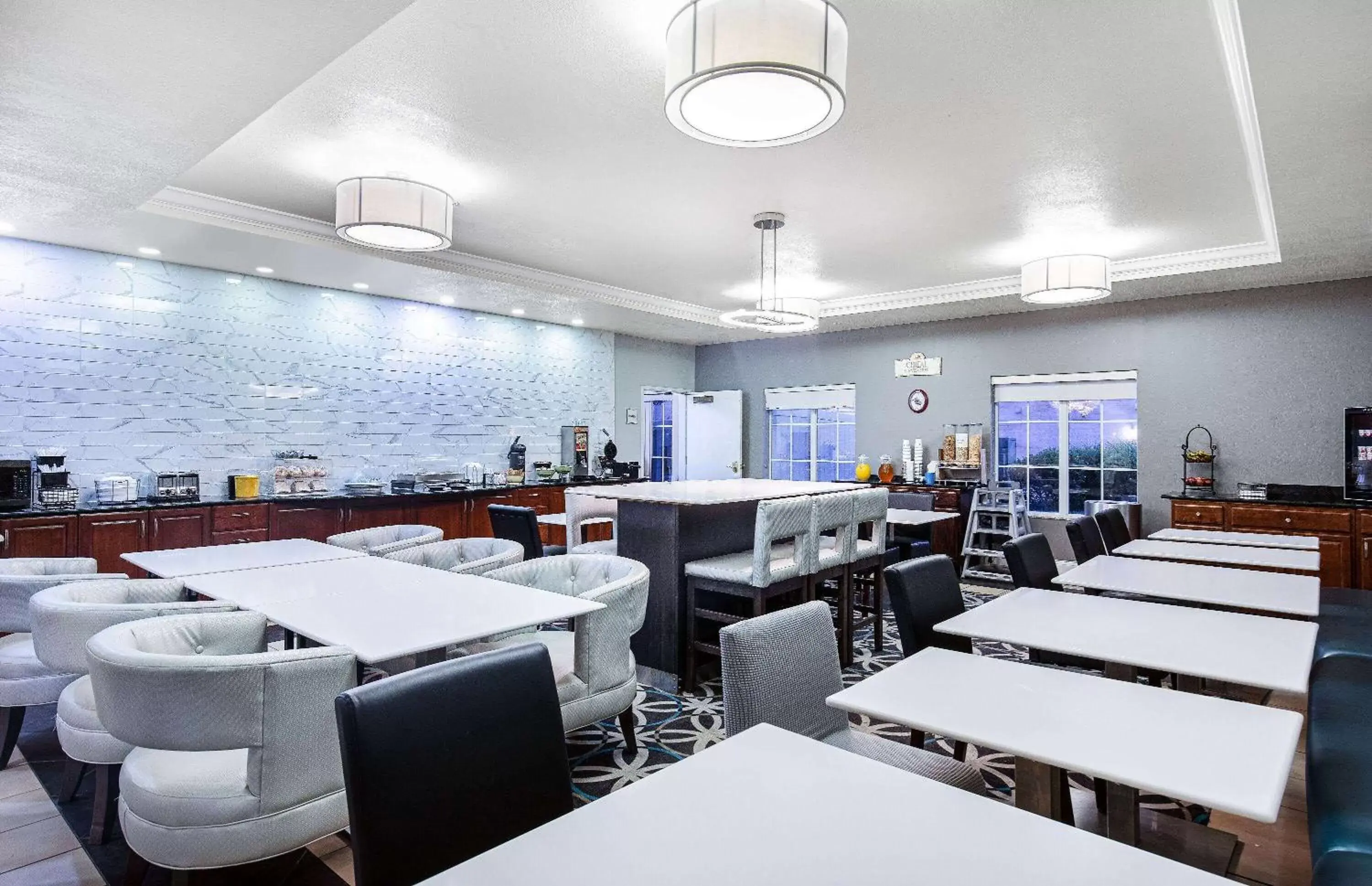 Business facilities, Restaurant/Places to Eat in La Quinta by Wyndham Bowling Green