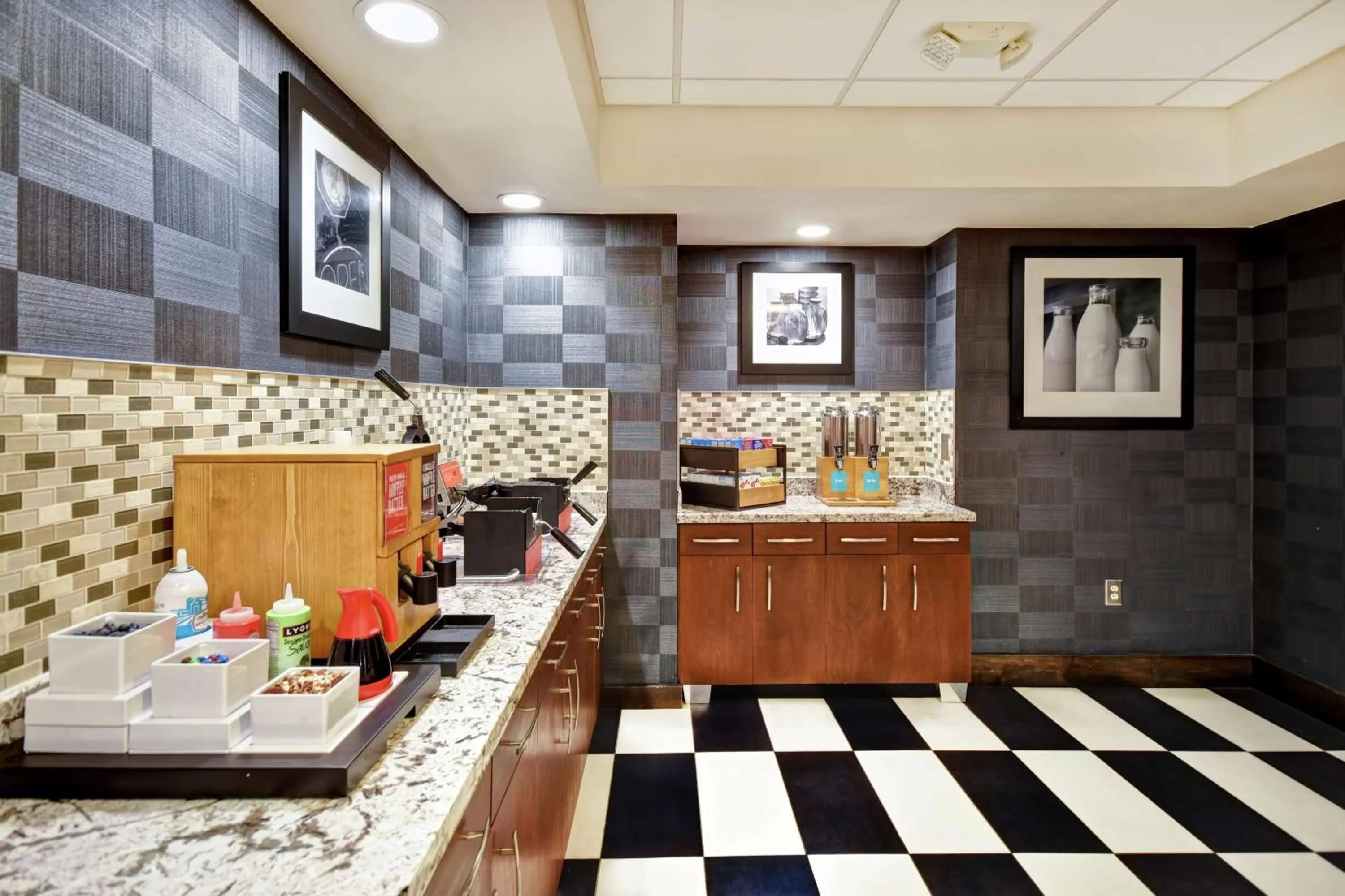 Breakfast in Hampton Inn Auburn